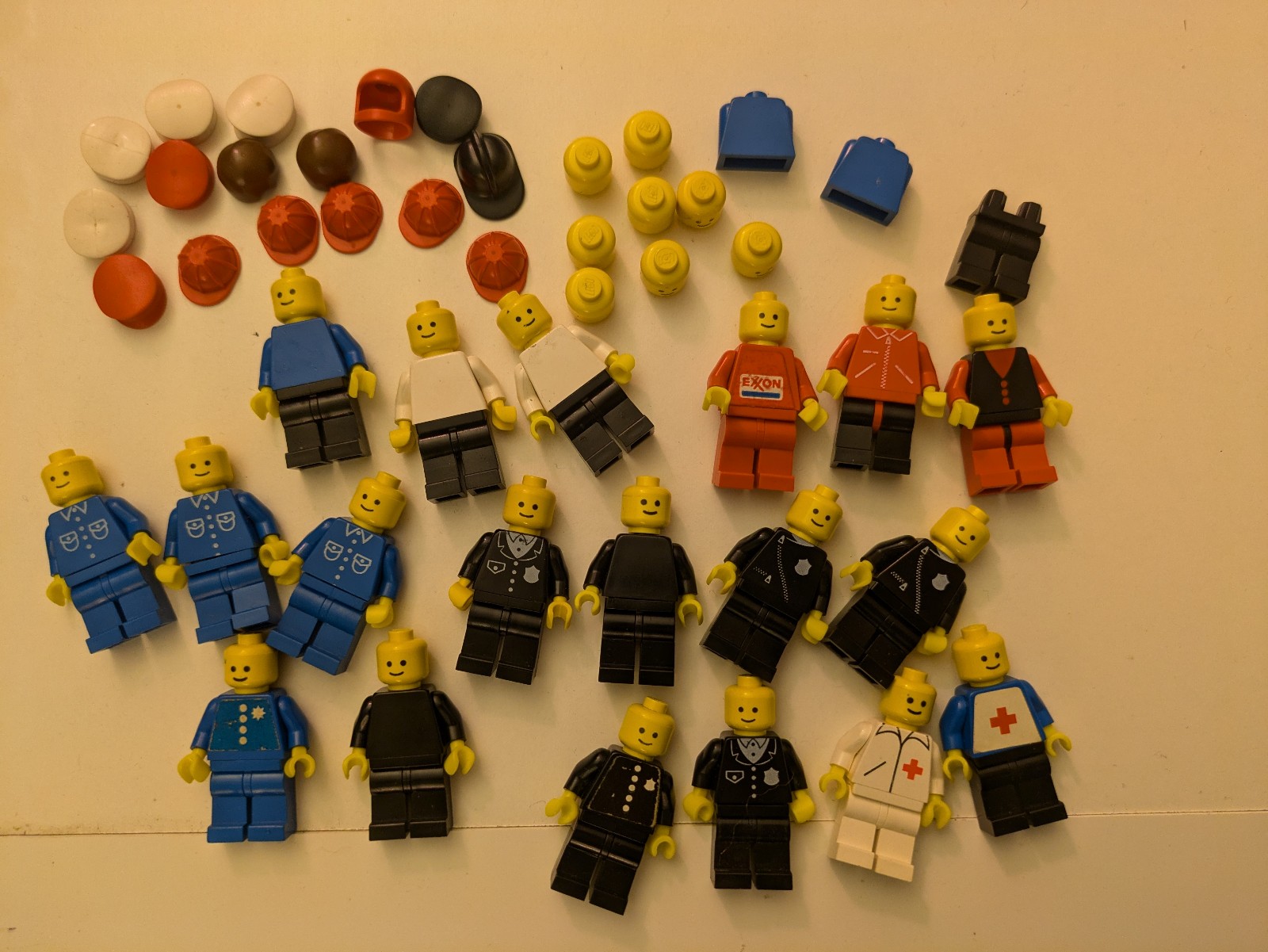 LEGO lot of vintage minifigures and accessories