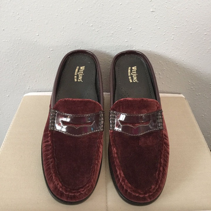 NWT Weejuns Burgundy Velvet Loafer Mules