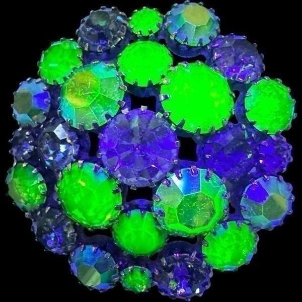 Vintage 1940’s URANIUM Glass & Green Aurora Borealis Circle Dogtooth Multi Dimen