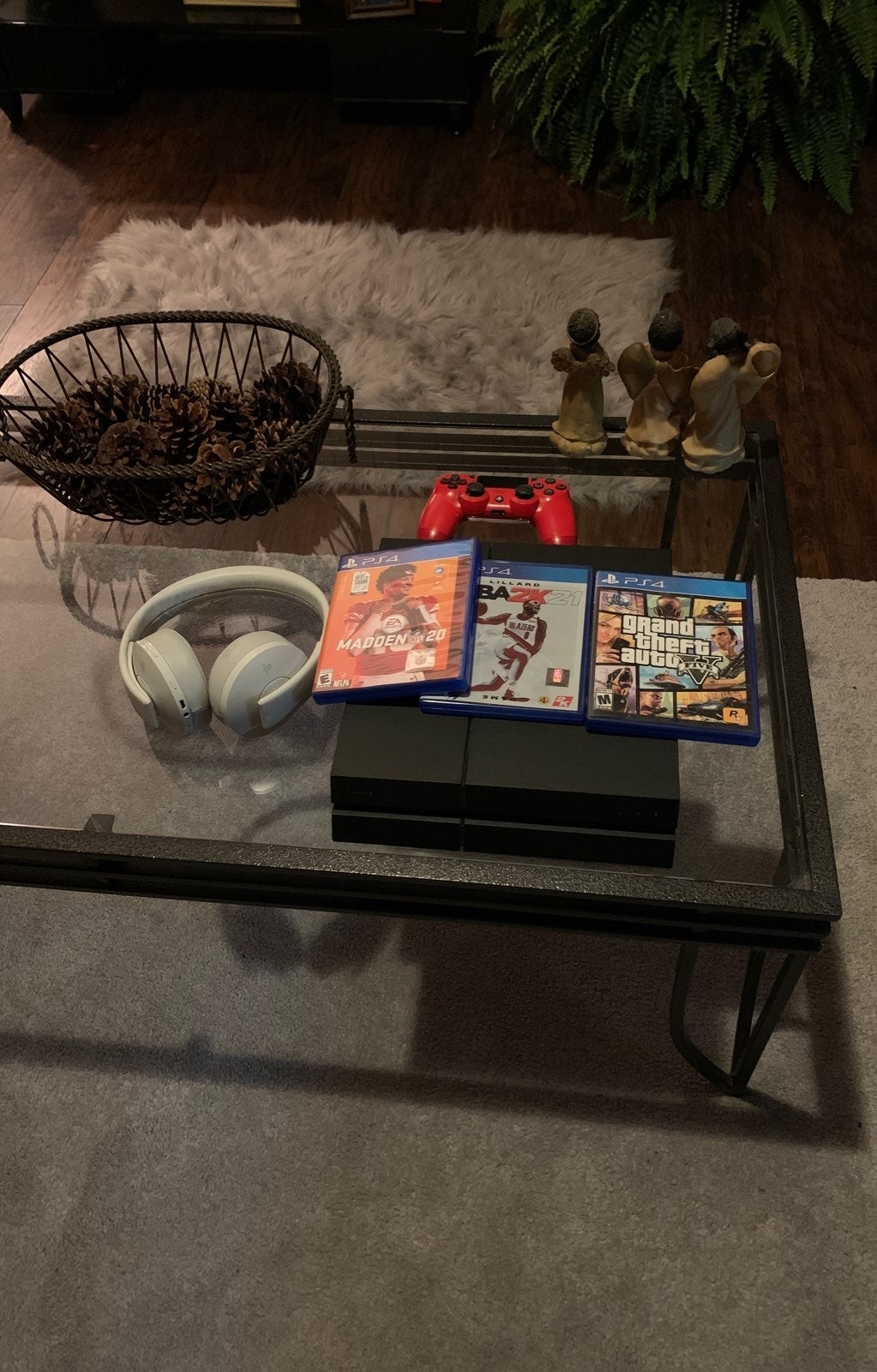 Ps4 combo with headset, controller&games