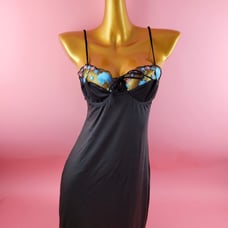 Underwire slips