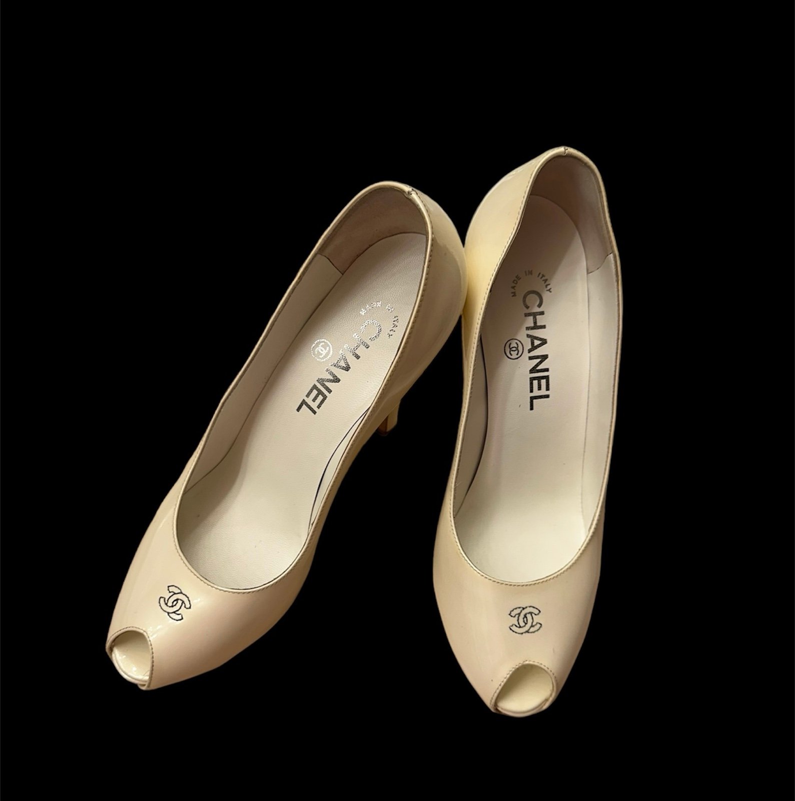 Chanel Cream Patent Leather CC Peep Toe Pumps Size 38