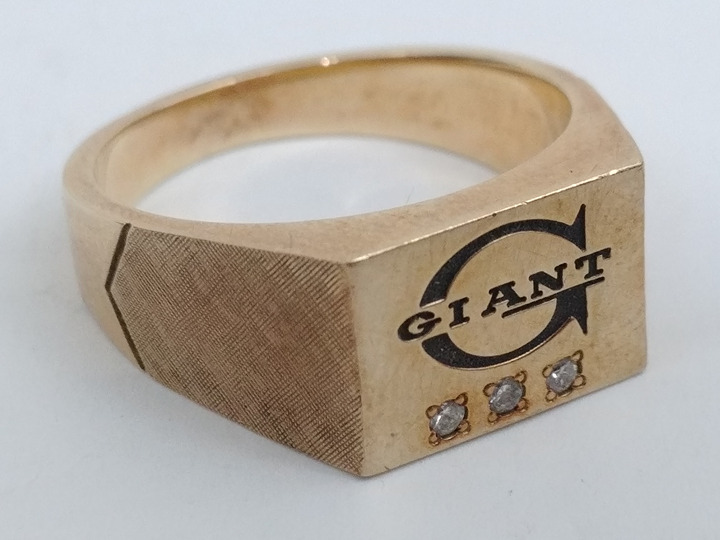 10K Gold Ring 13g Mens 11-12 Jostens Giant Food Grocery Store 3 Diamond 30 Years