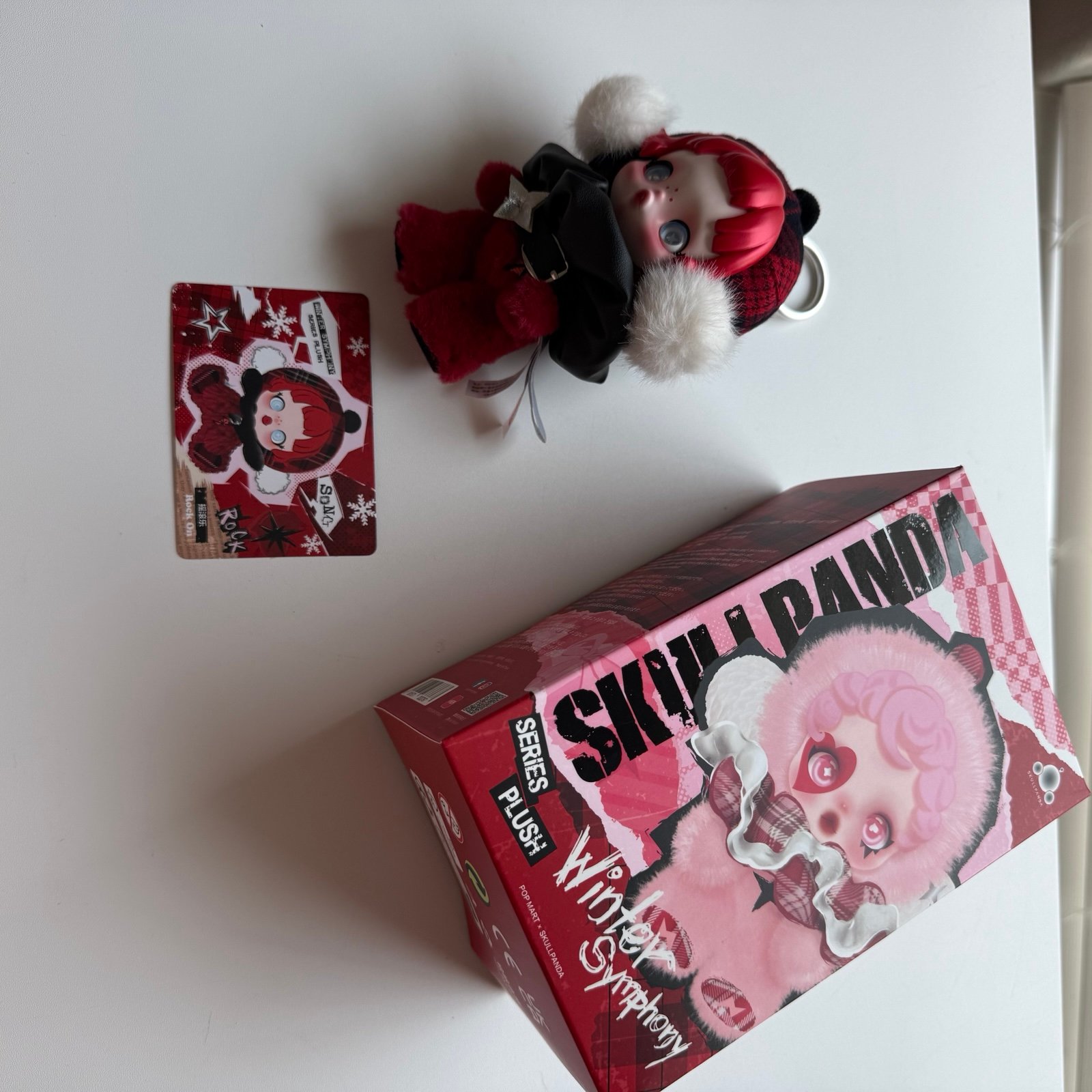 Skull Panda - Rock On Plush POP MART