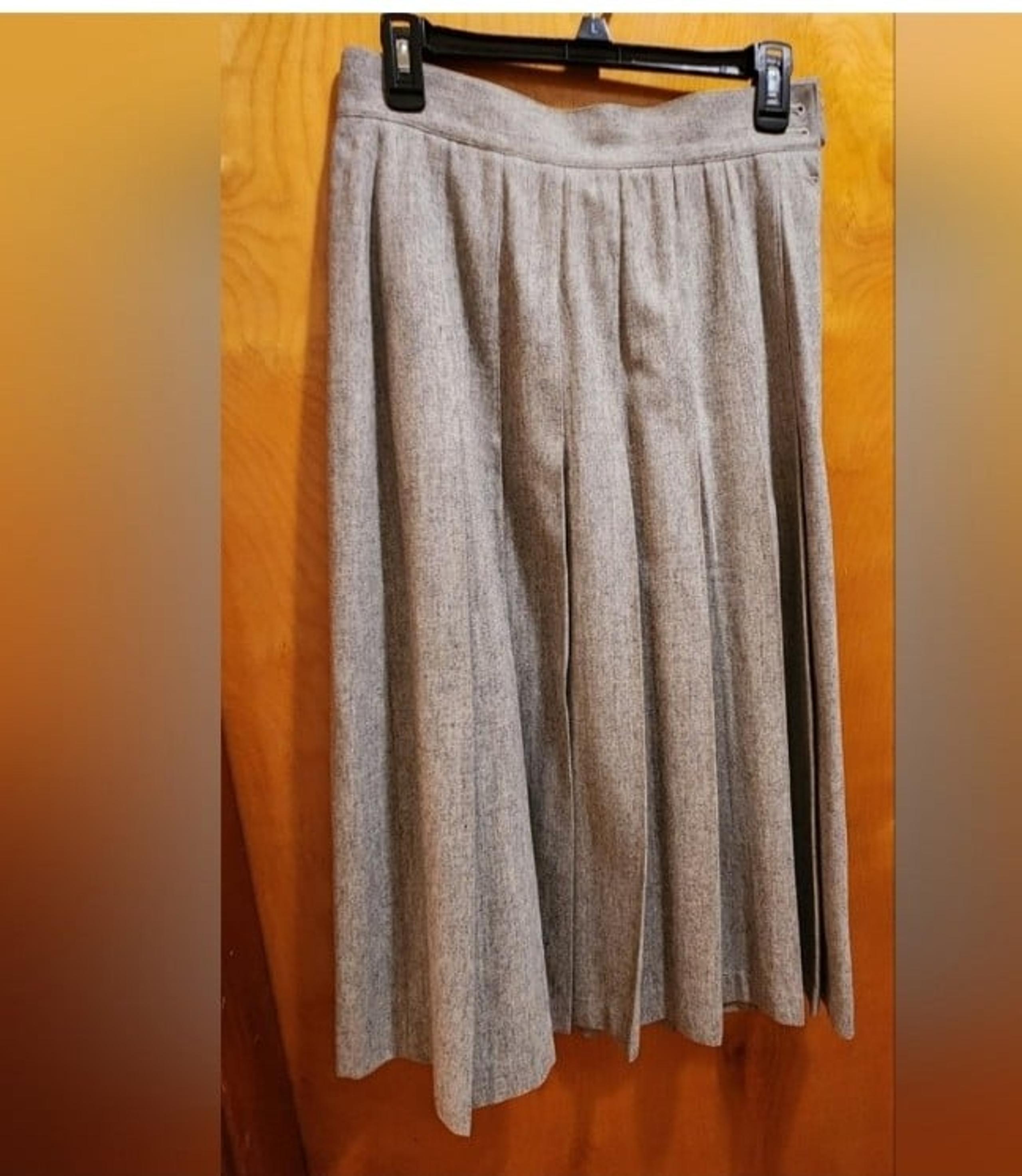 vintage Liz Clairborne Heather pleated wool skirt size 8
