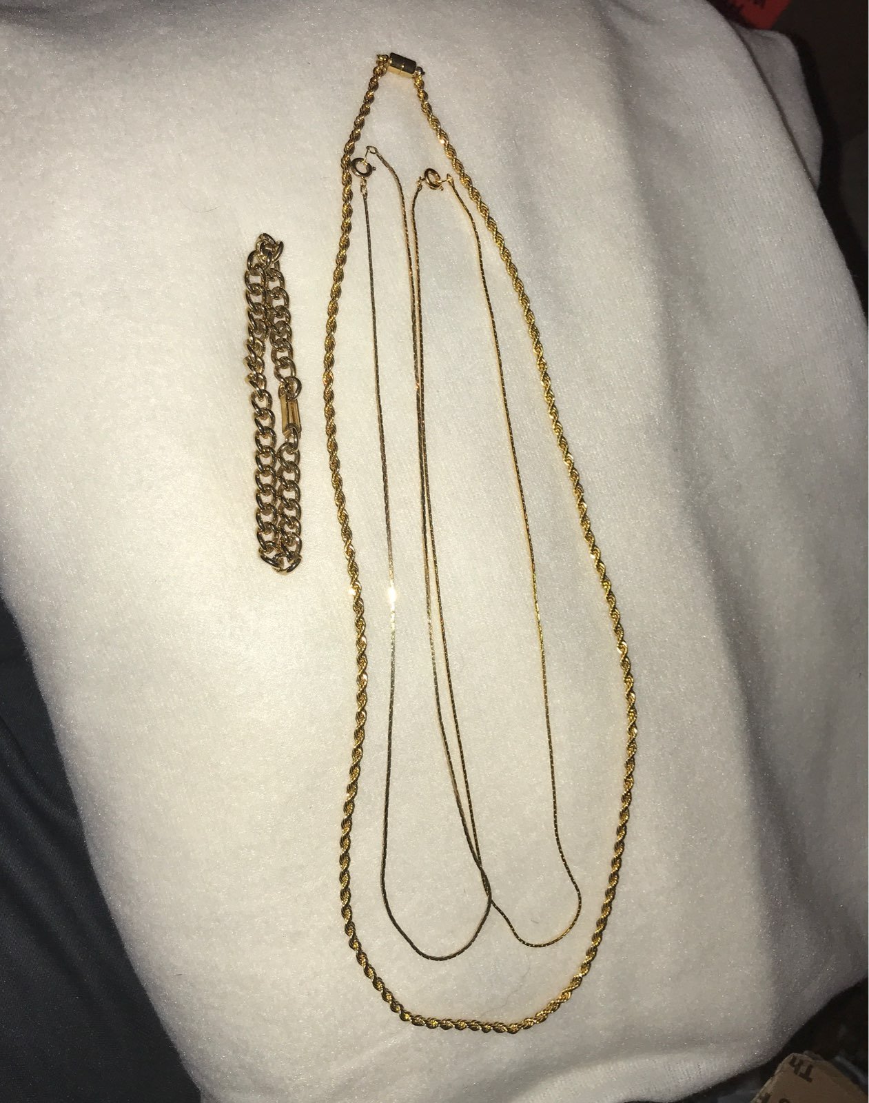 Gold tone jewelry lot