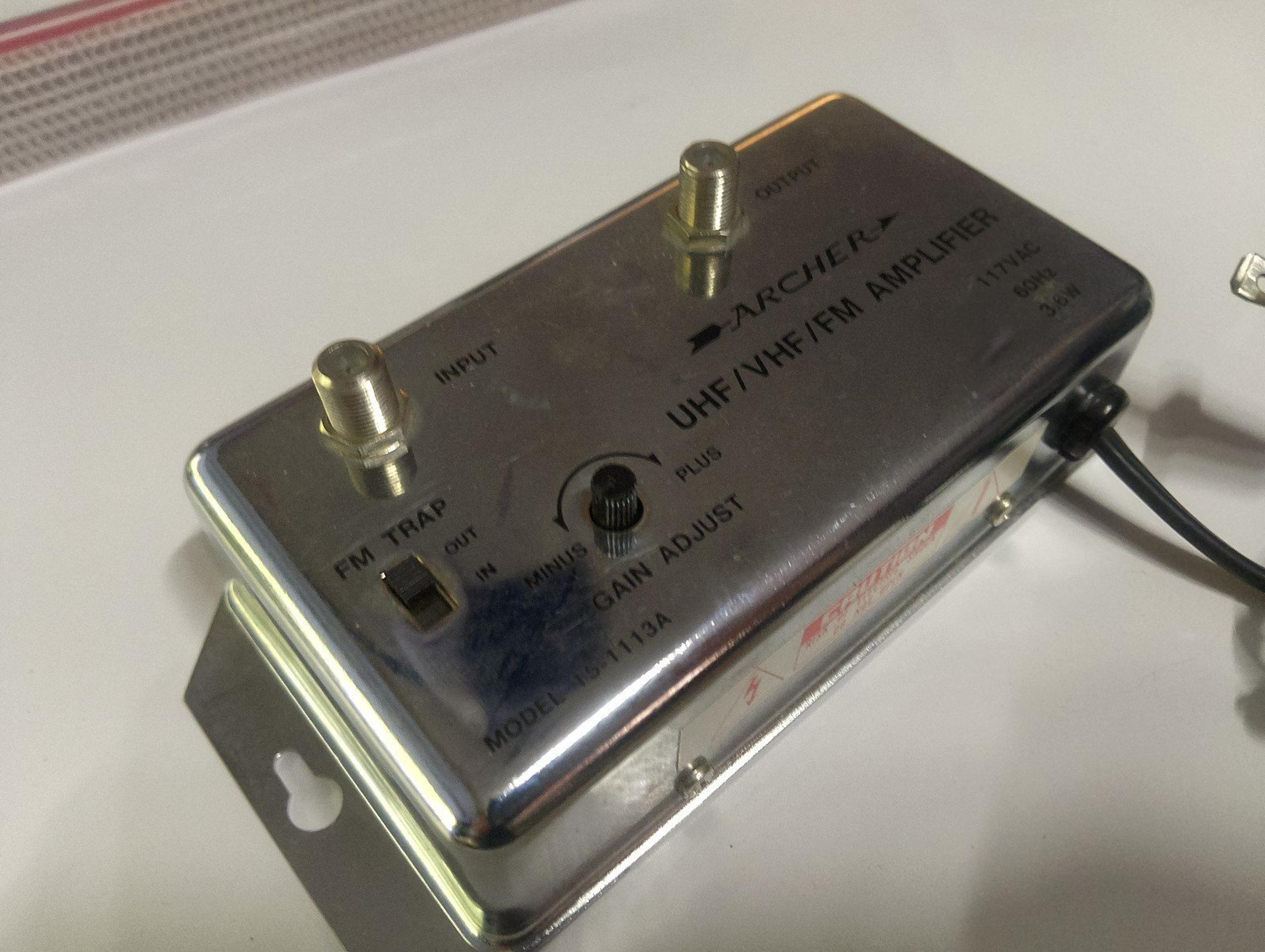 Vintage archer UHF VHF FM signal amplifier 15-1113A