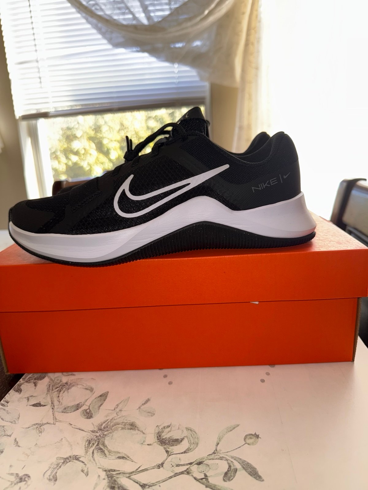 Nike women’s MC Trainer 2 sneakers size 8.5 new