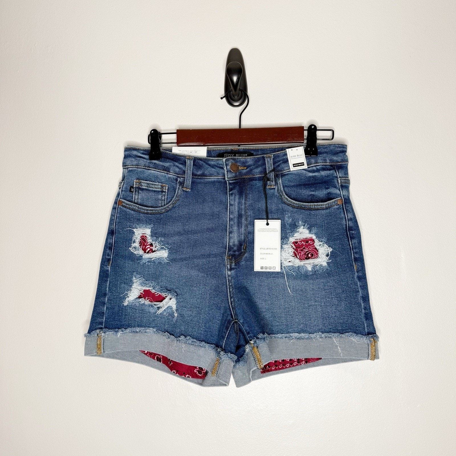Judy Blue High Waist Distressed Red Bandana Denim Jean Shorts Women’s Large NWT