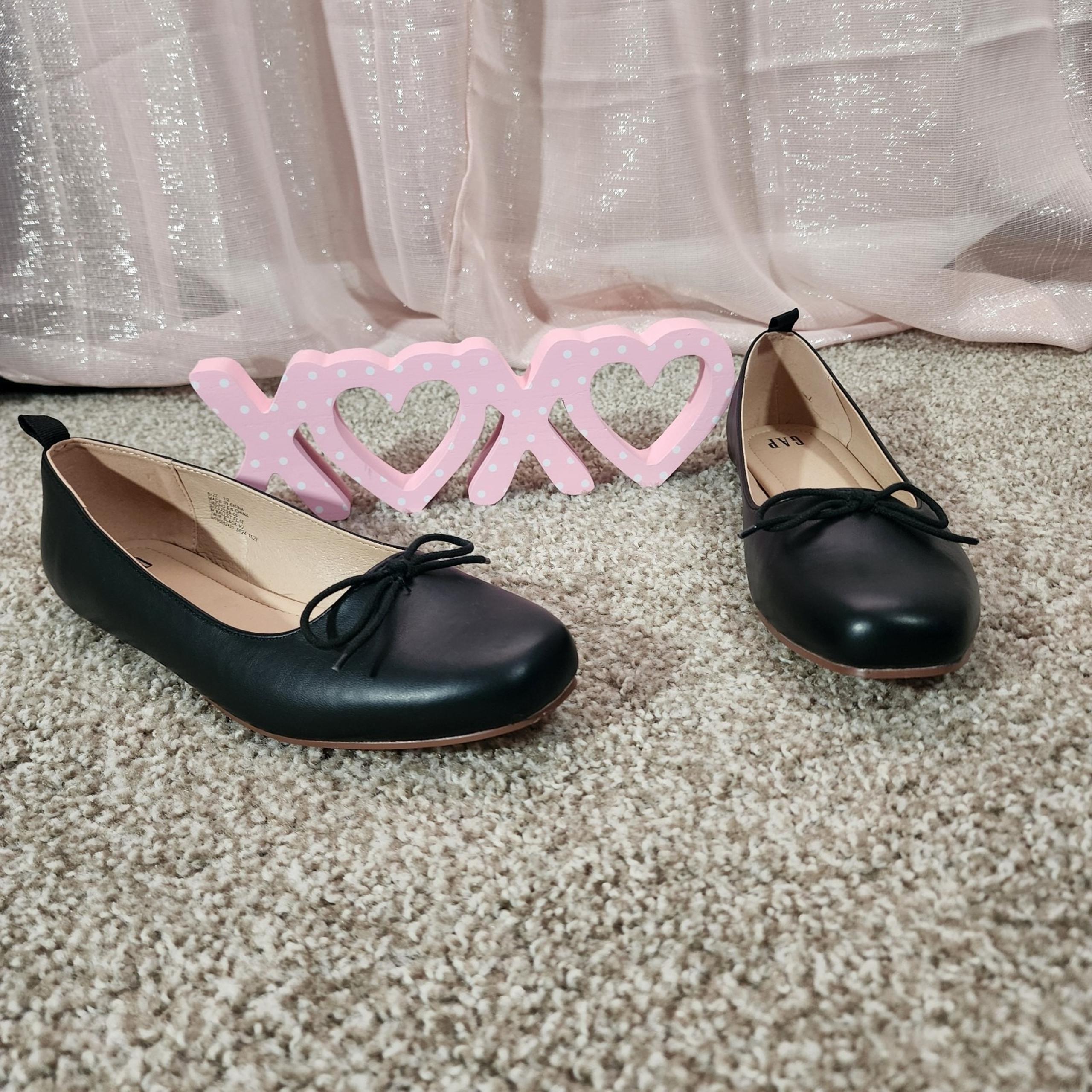GAP Classic Smooth Black Faux Leather Slip On Ballet Flats Bow Womens Size 10