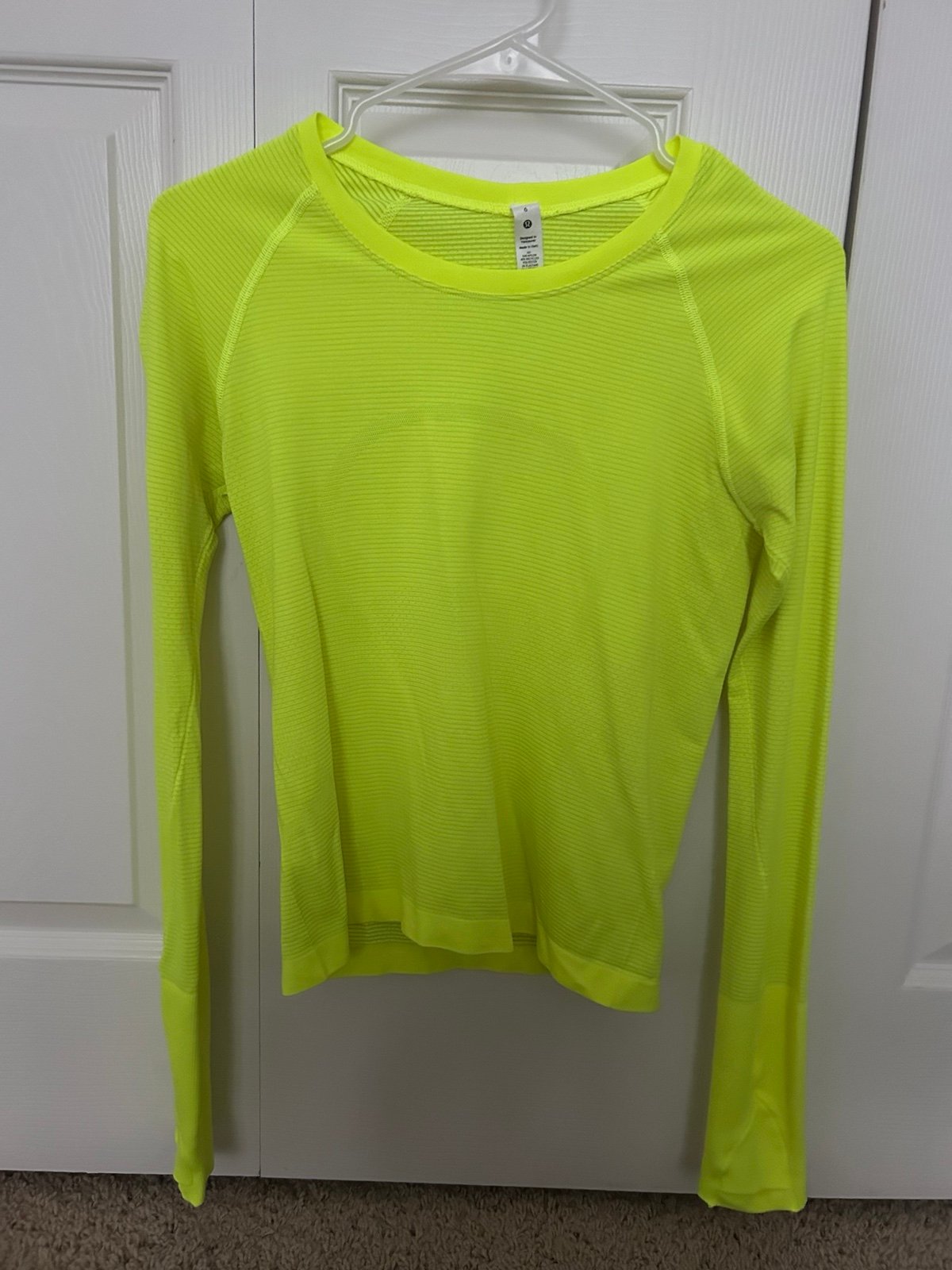 Lululemon Swiftly tech long sleeve size 6