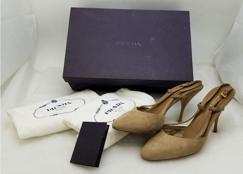 Prada Heels, Size 9, comes w/ COA