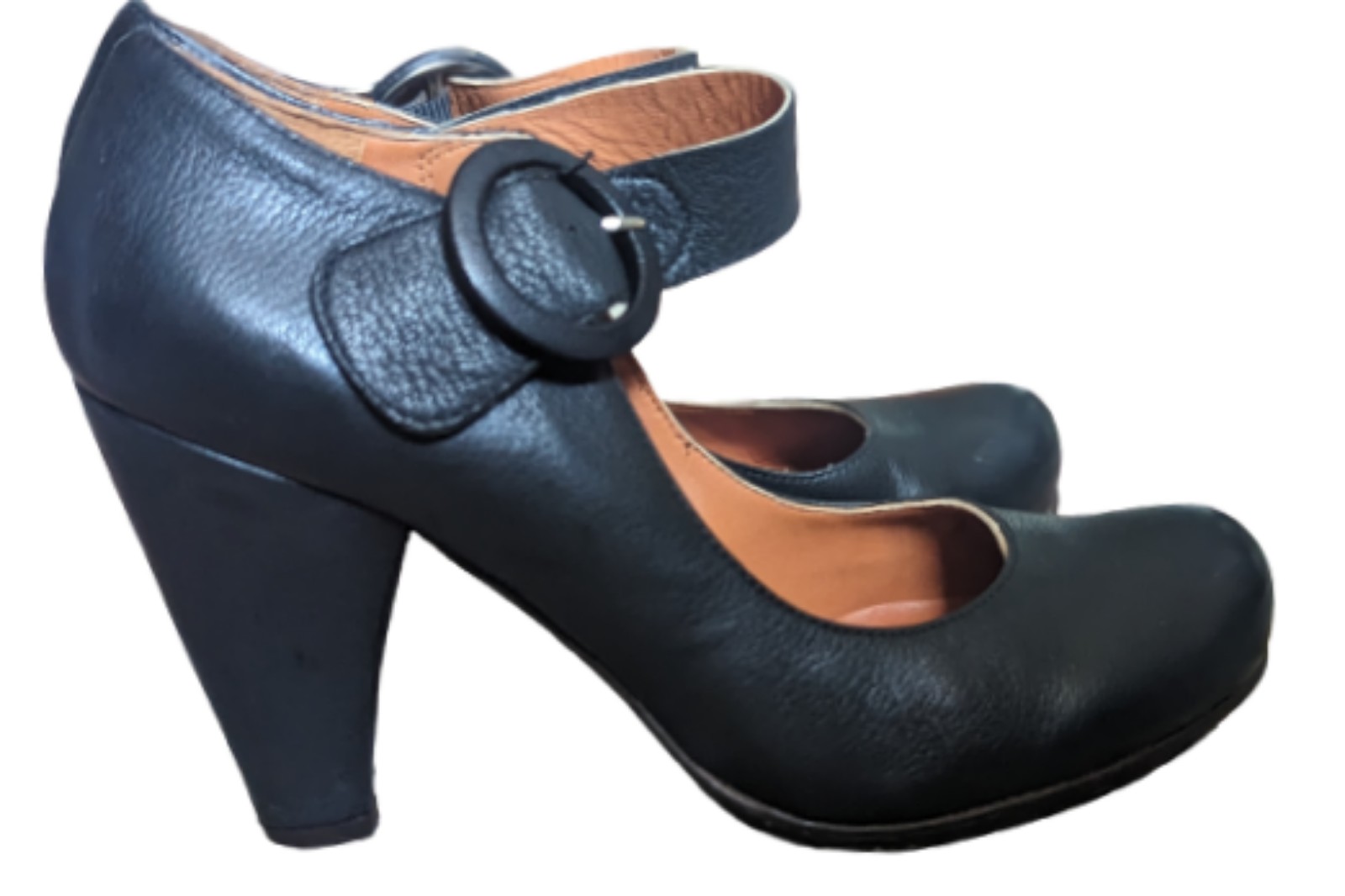 EUC Coclico oberon leather round covered toe round angle buckle closure block