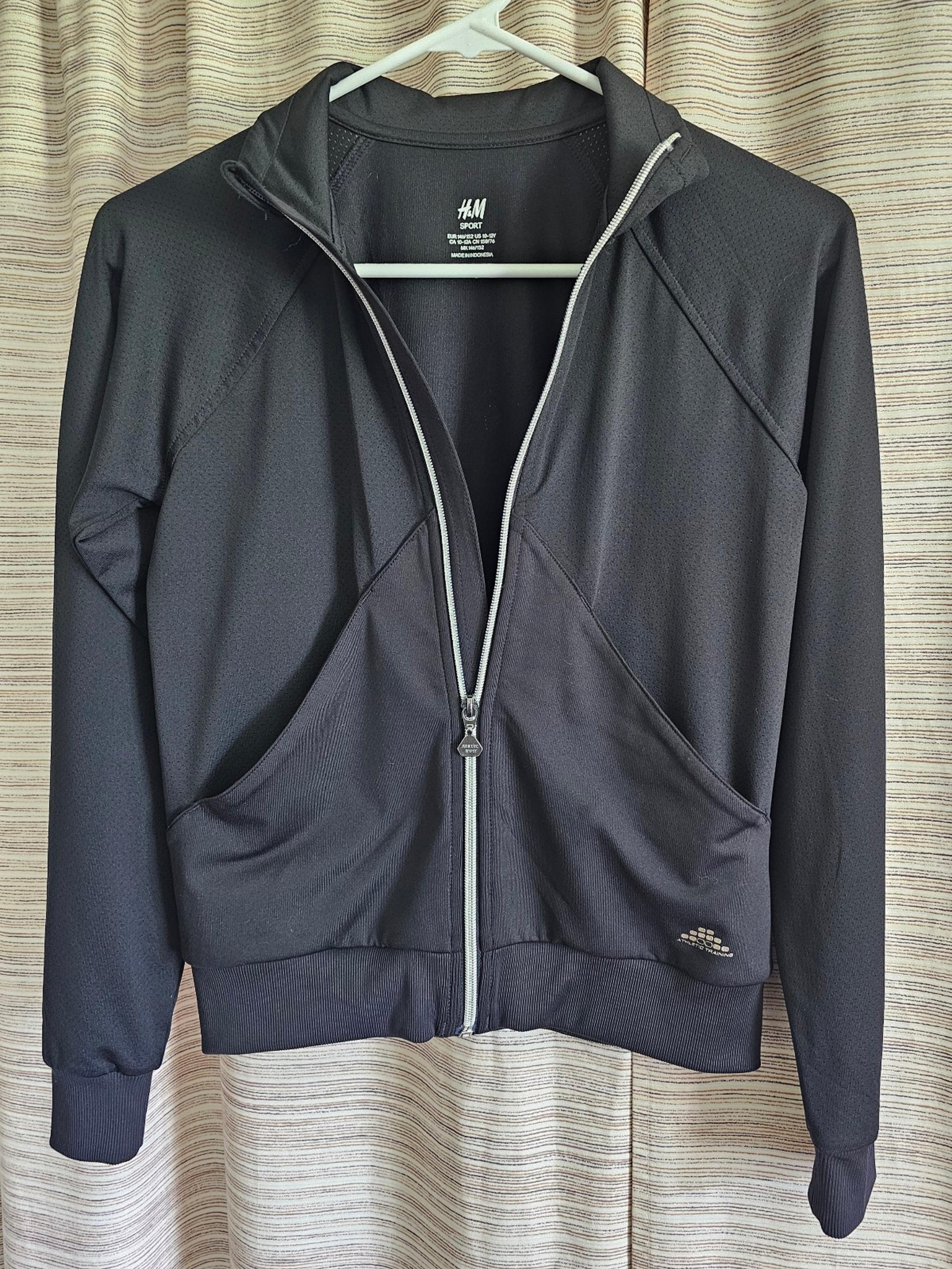 Girls H&M Sports Zip Up Size 10-12 Black