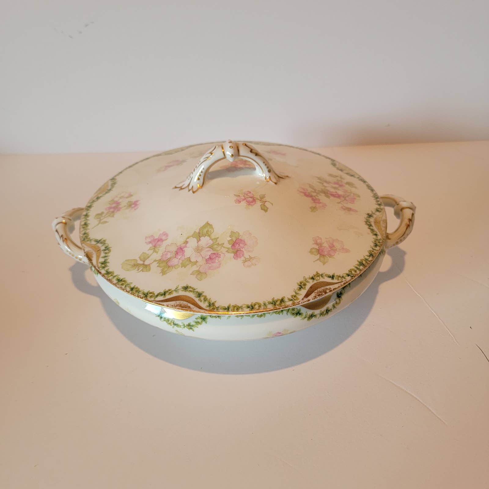 Vintage Haviland Limoges, serving dish with cover, pink roses/gold