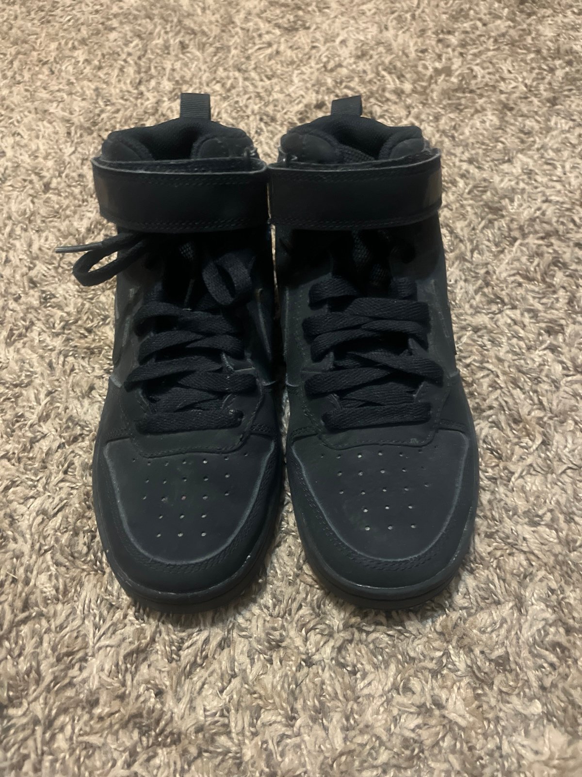 Black nike air forces