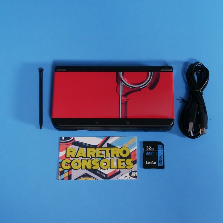 New Nintendo 3DS W/ Xenoblade Chronicles Plate 32GB, Charger, Stylus & 60+ Games
