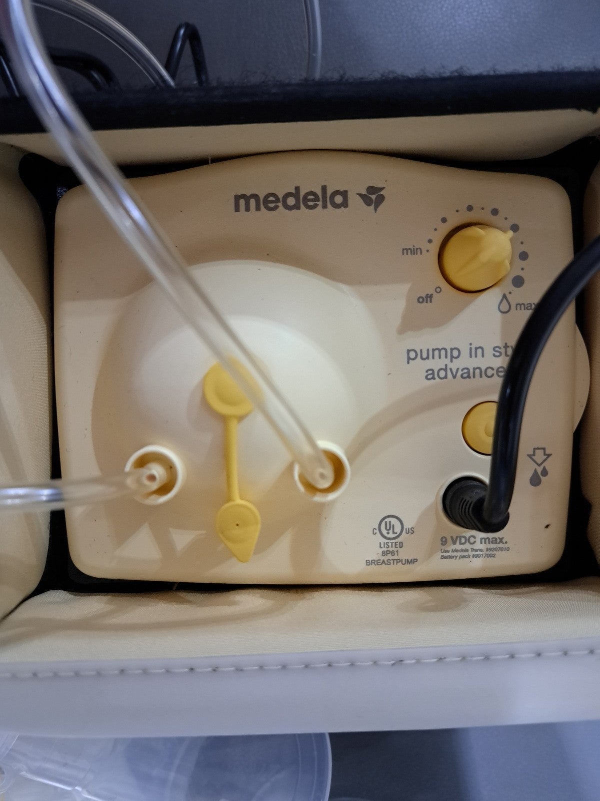 Medela breast pump combo, comes with all its accessories and more
