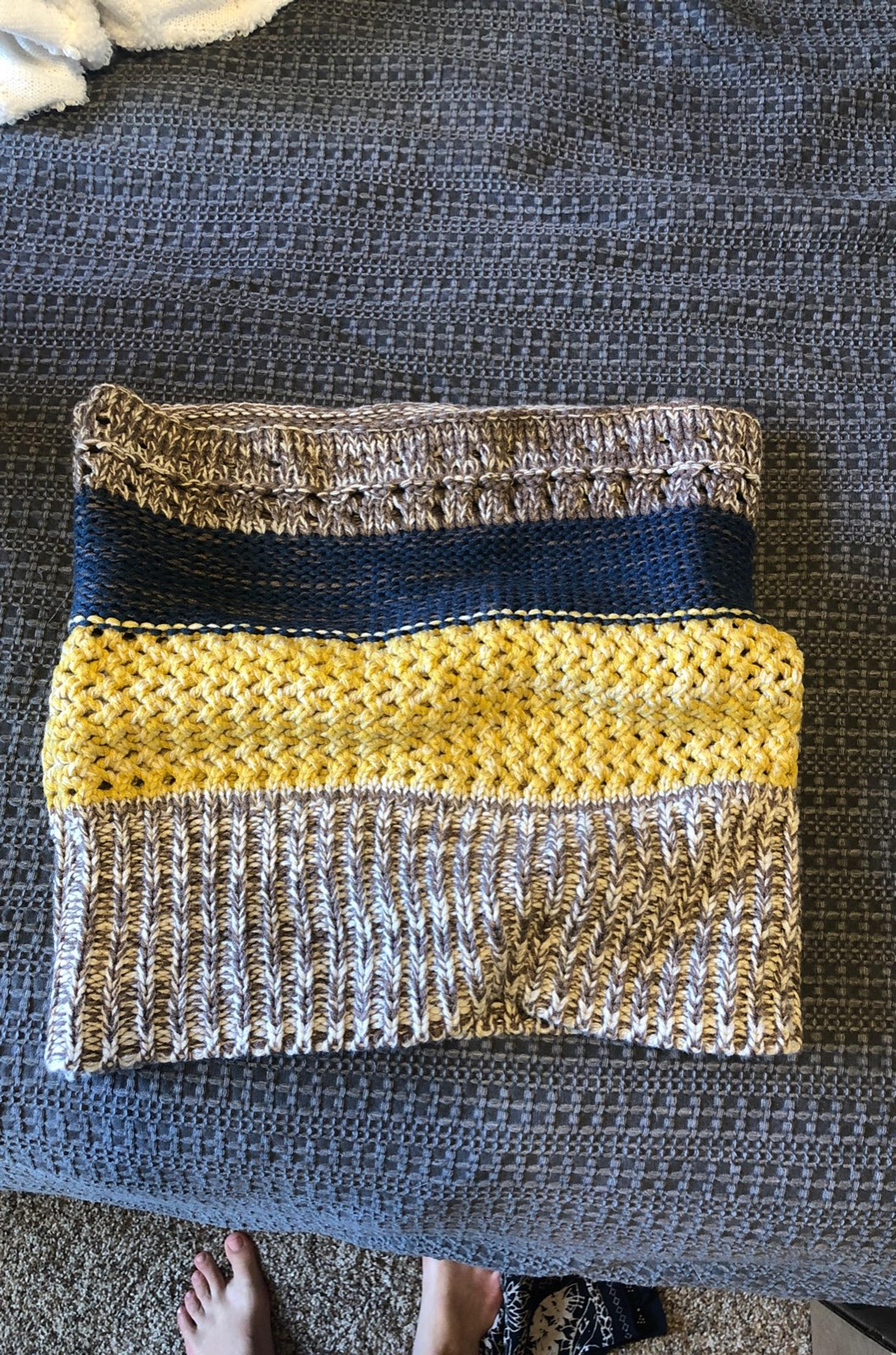 Infinity scarf knit