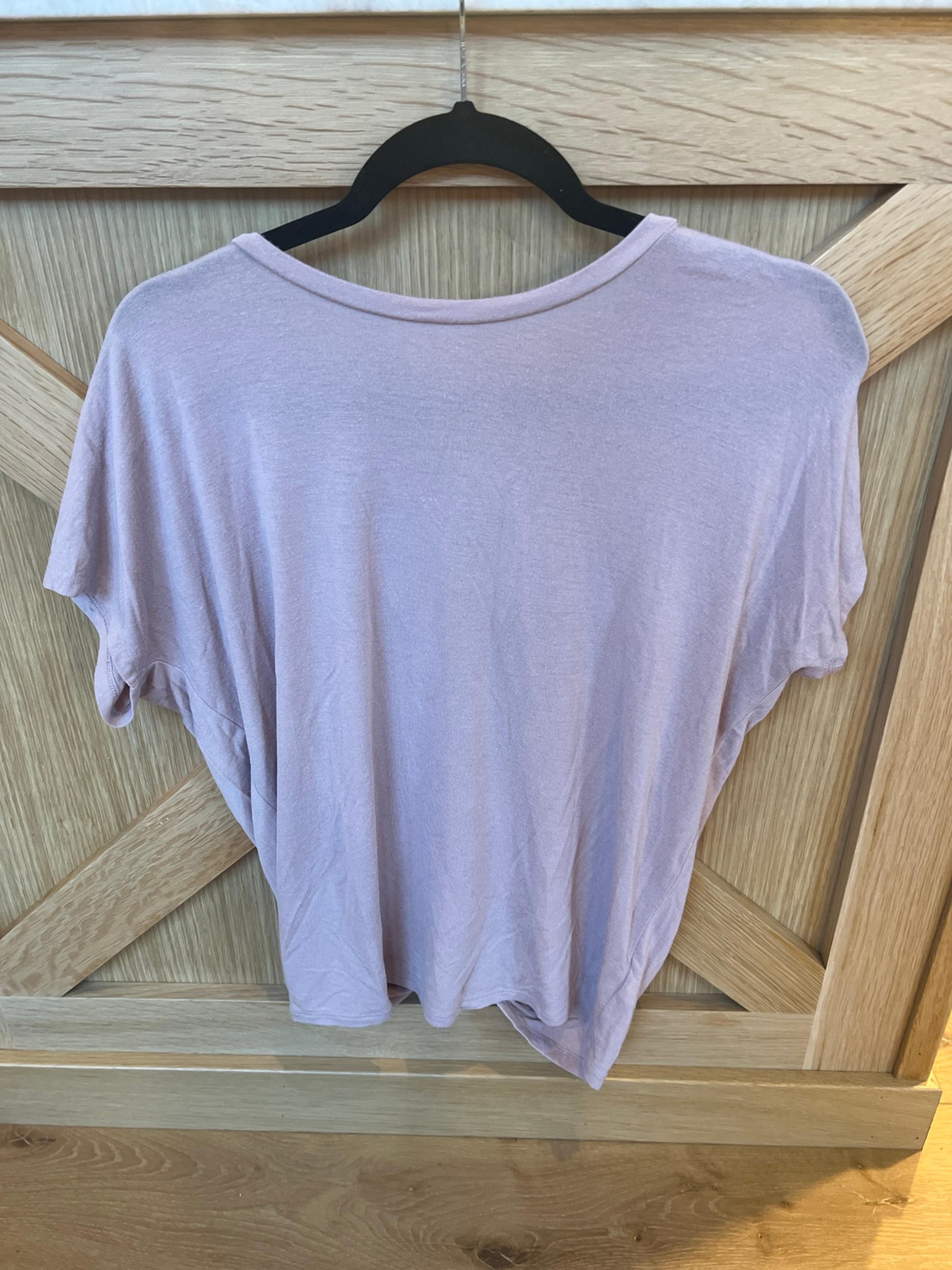 Women’s Express One Eleven Cutout T-Shirt Size XS
