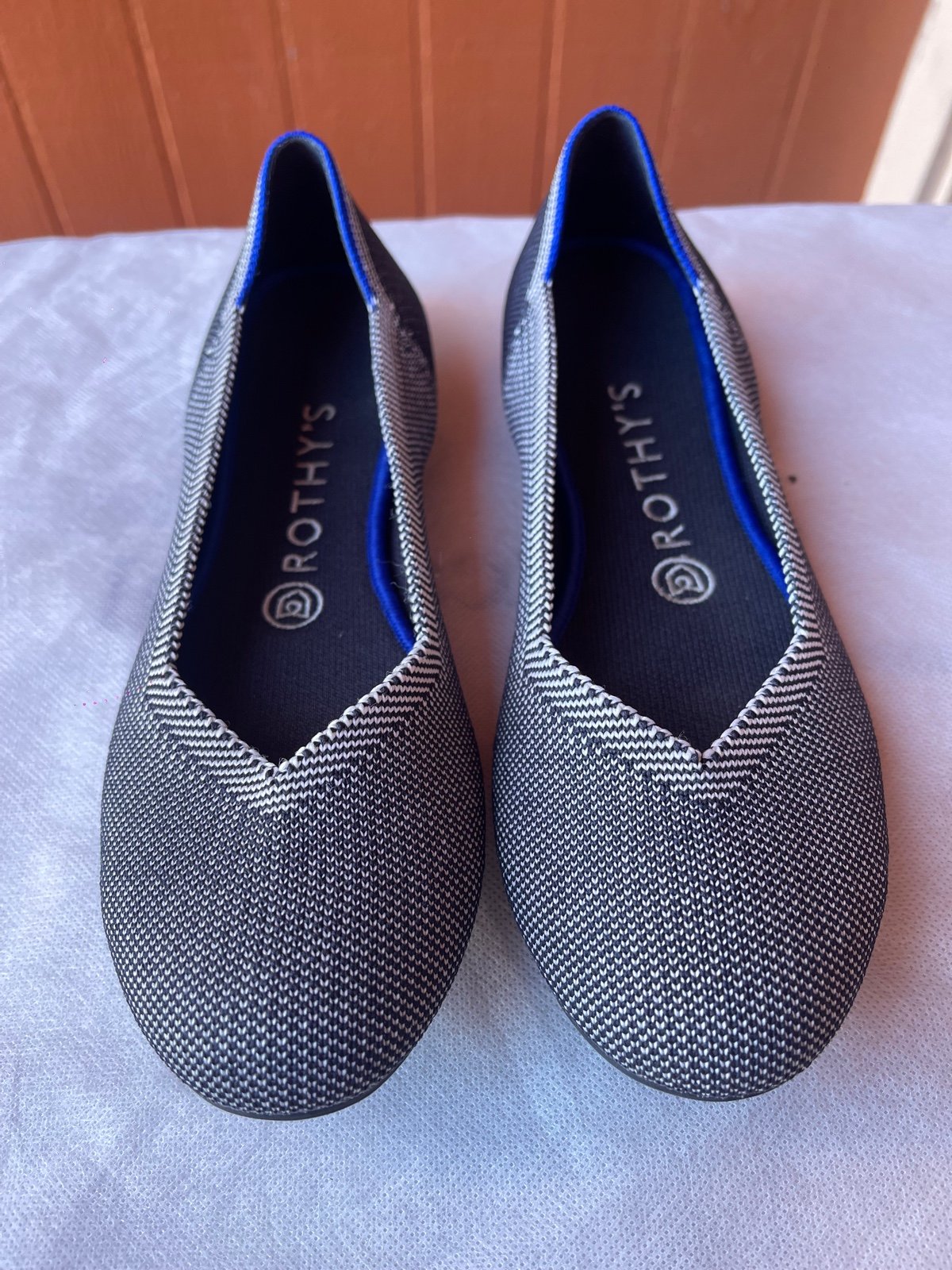 Rothys cloud gray bird’s eye round flat Navy print size 7.5
