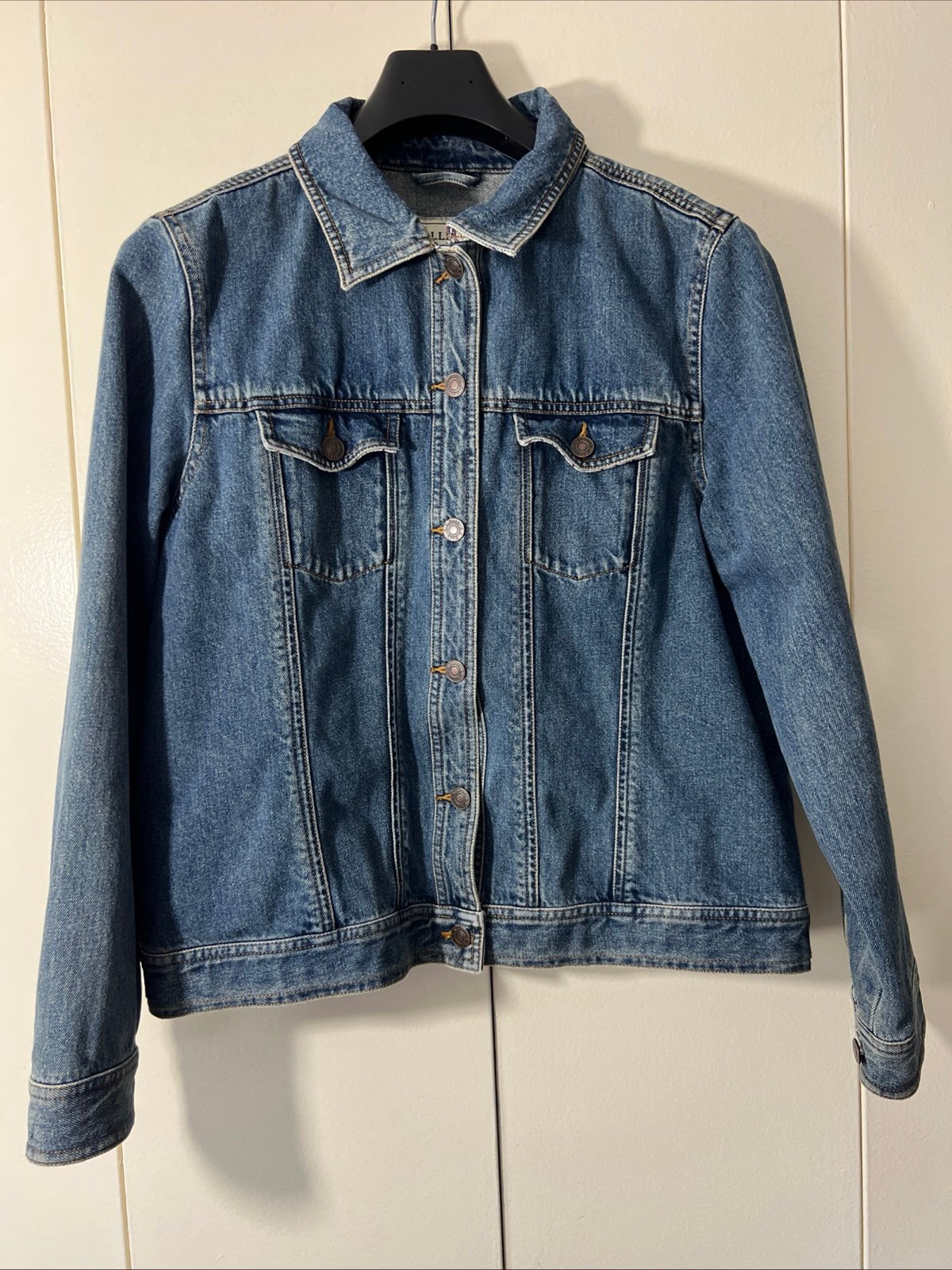 L.L. Bean Womens Denim Jean Jacket Long Sleeve Pockets Size Large Regular 0 APT8