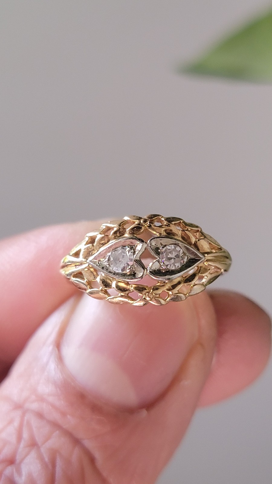 14 k solid gold ring size 6.5