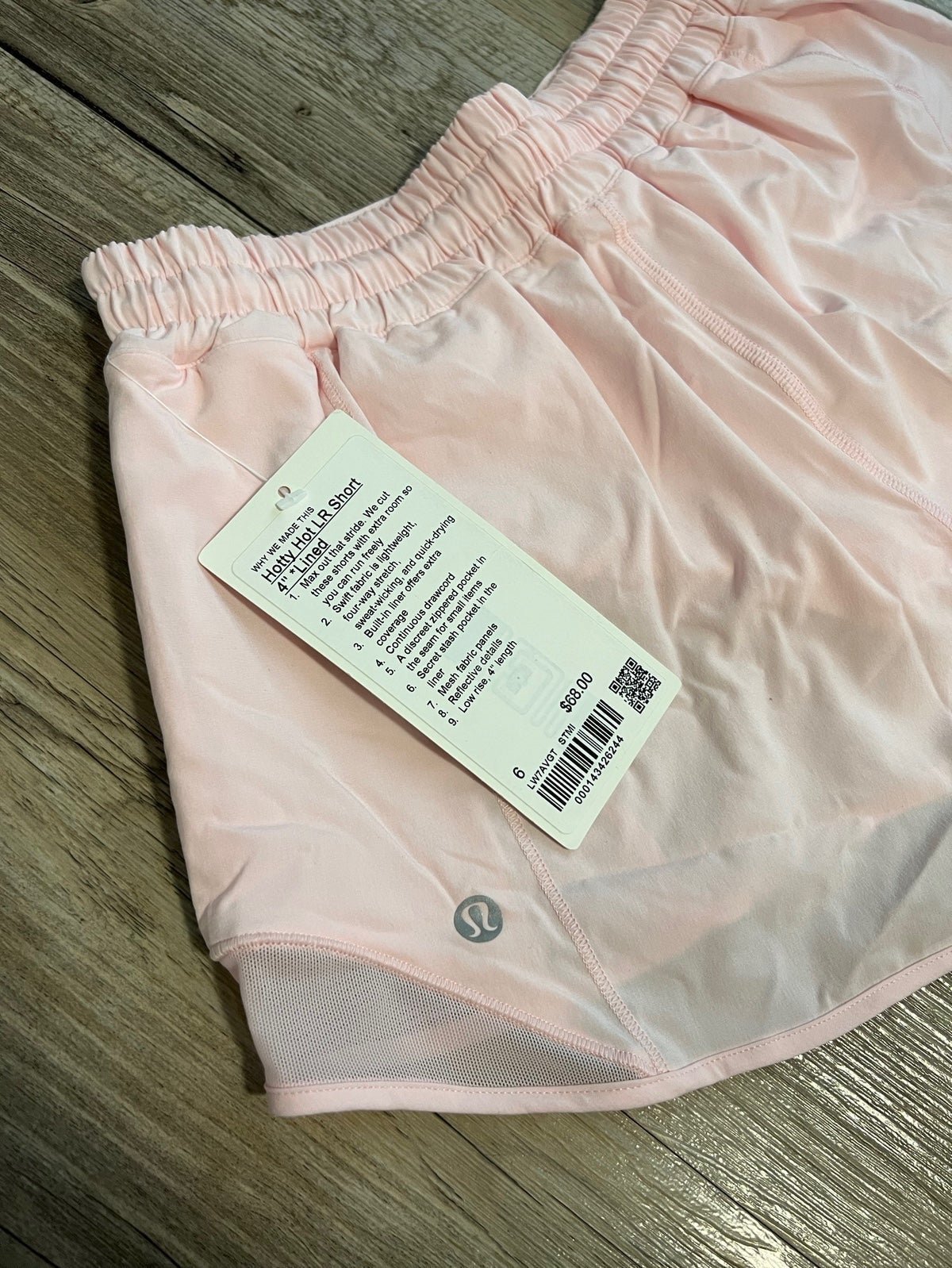 Lululemon Hotty Hot Shorts 4” - Strawberry Milkshake