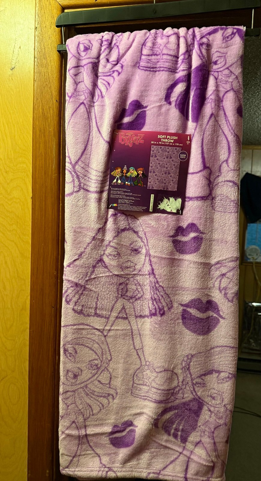 Bratz throw Blanket soft LAST ONE Viral Tik Tok blanket