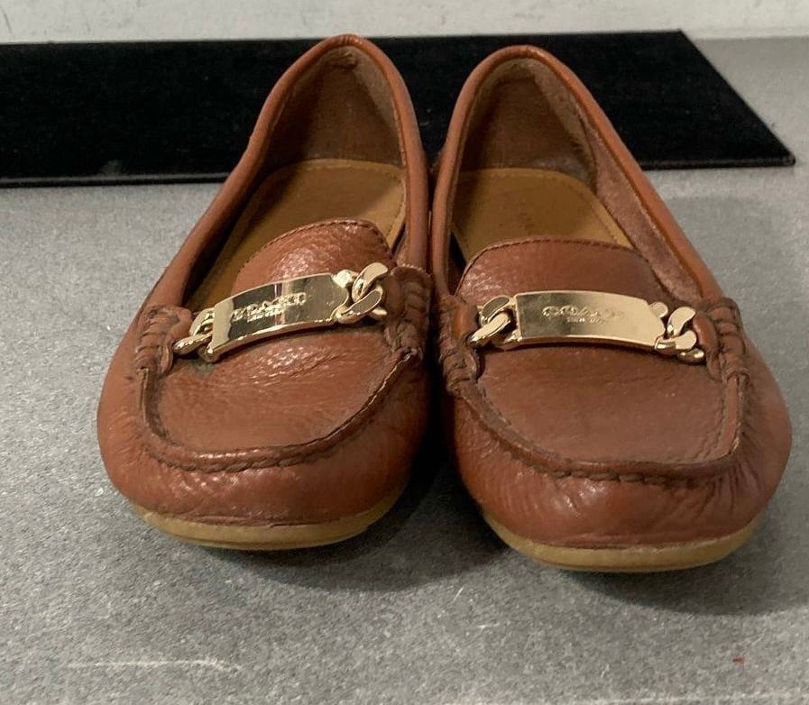 Coach English Tan Leather Driving Loafers With Gold Signature Accent Size 6.5 B