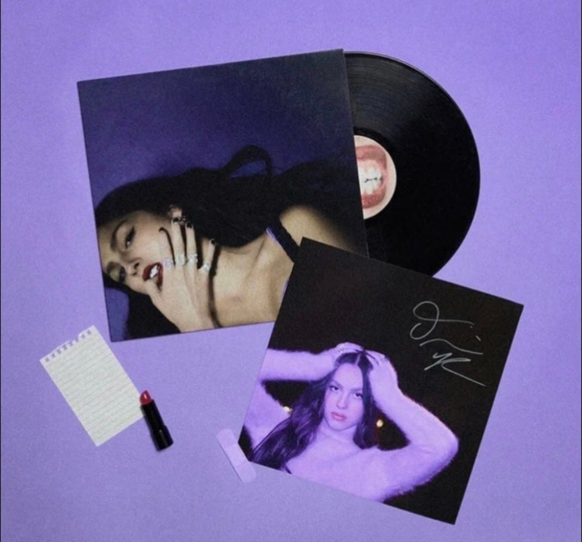 OLIVIA RODRIGO GUTS signed black vinyl IN BOX BRAND NEW