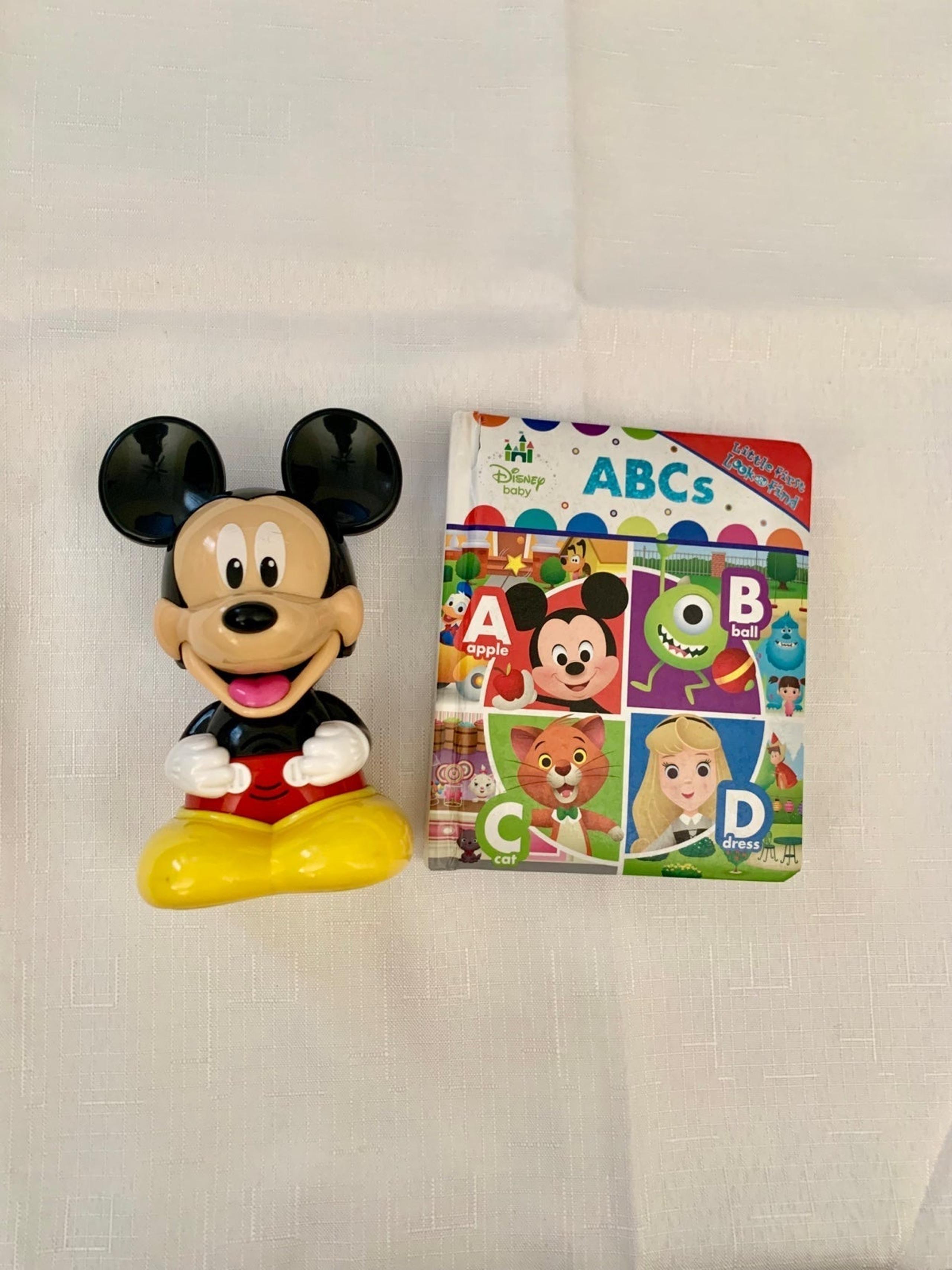 Disney’s Mickey Mouse flashlight and book bundle