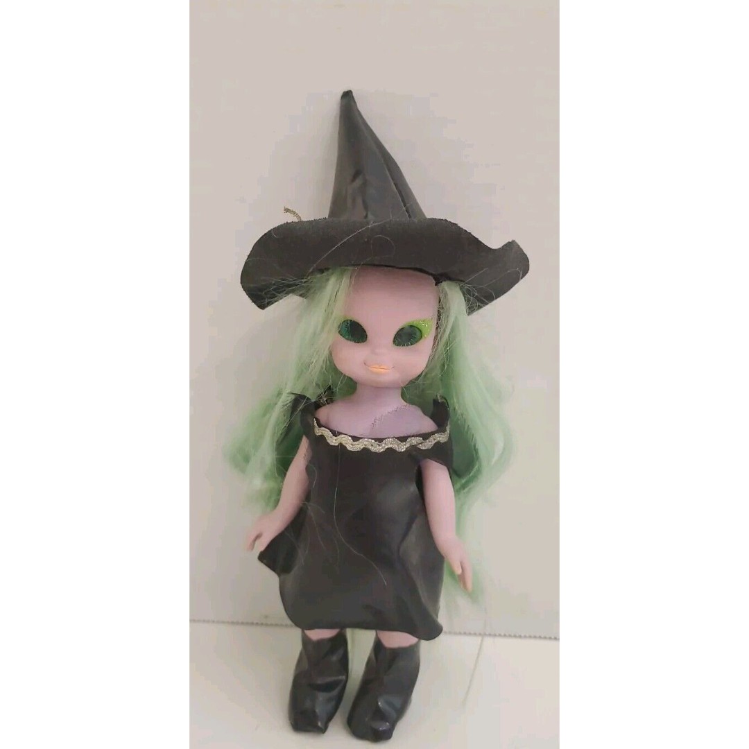 1972 Emerald The Enchanting Witch Doll Girls World Milton Bradley W/ Hat & Boots