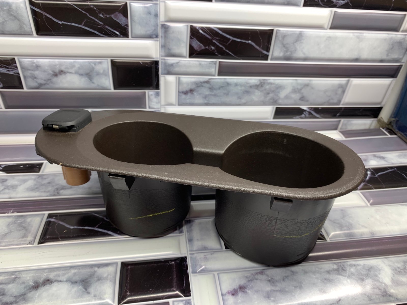2015-2020 CHEVY TAHOE FRONT CONSOLE DUAL DRINK CUP HOLDER W/ SOCKET OEM