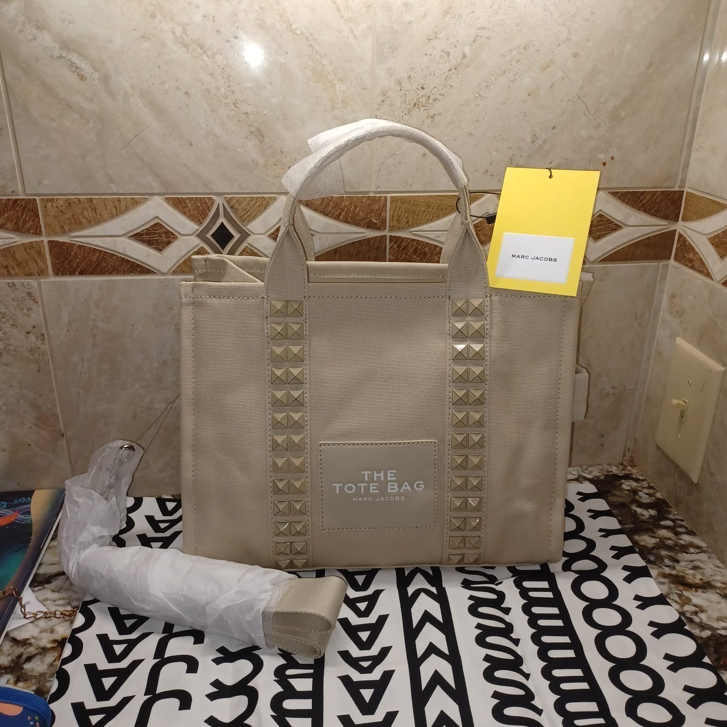 Marc Jacobs medium purse new