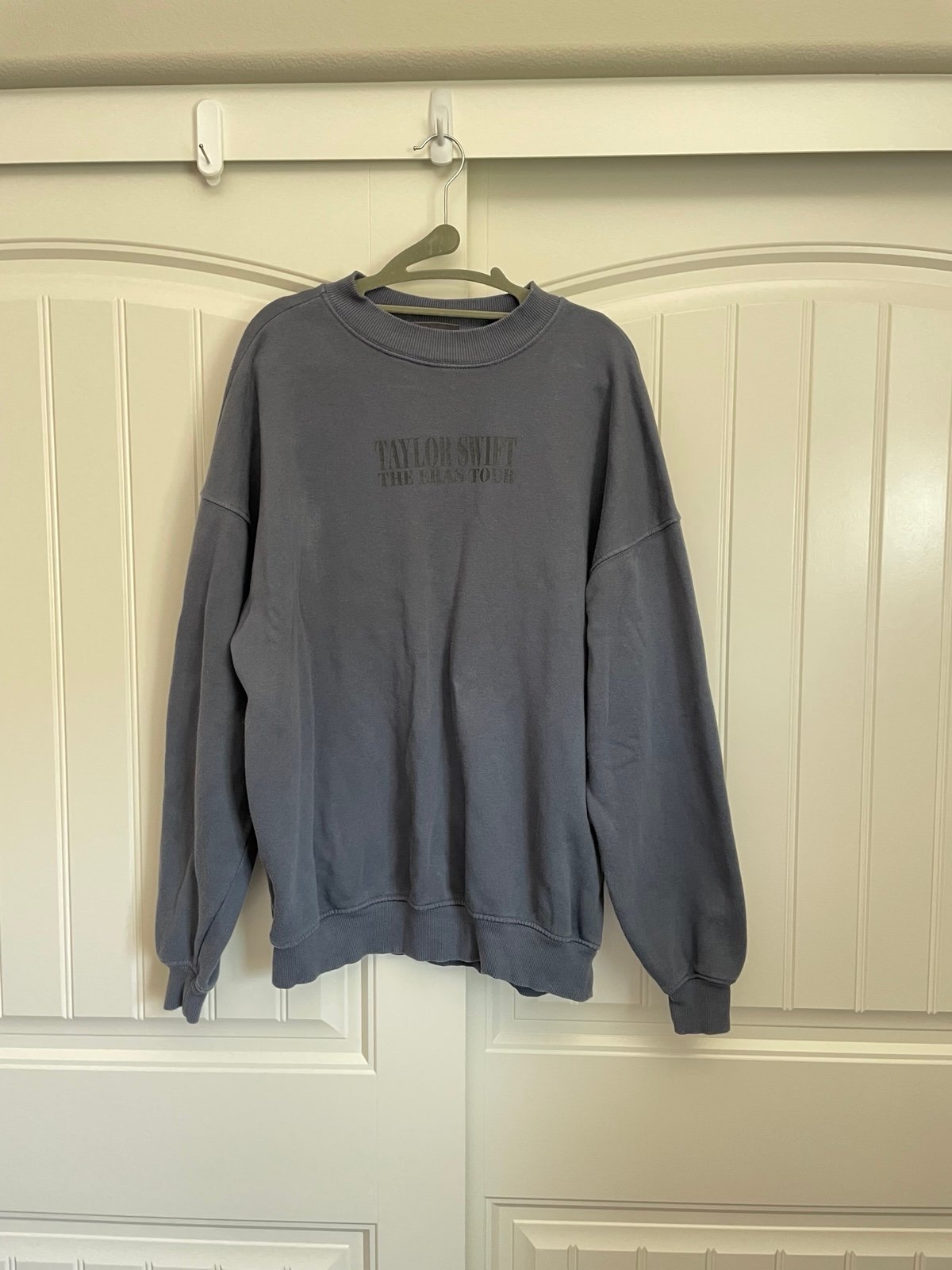 Taylor Swift The Eras Tour blue crewneck official tour merchandise size medium