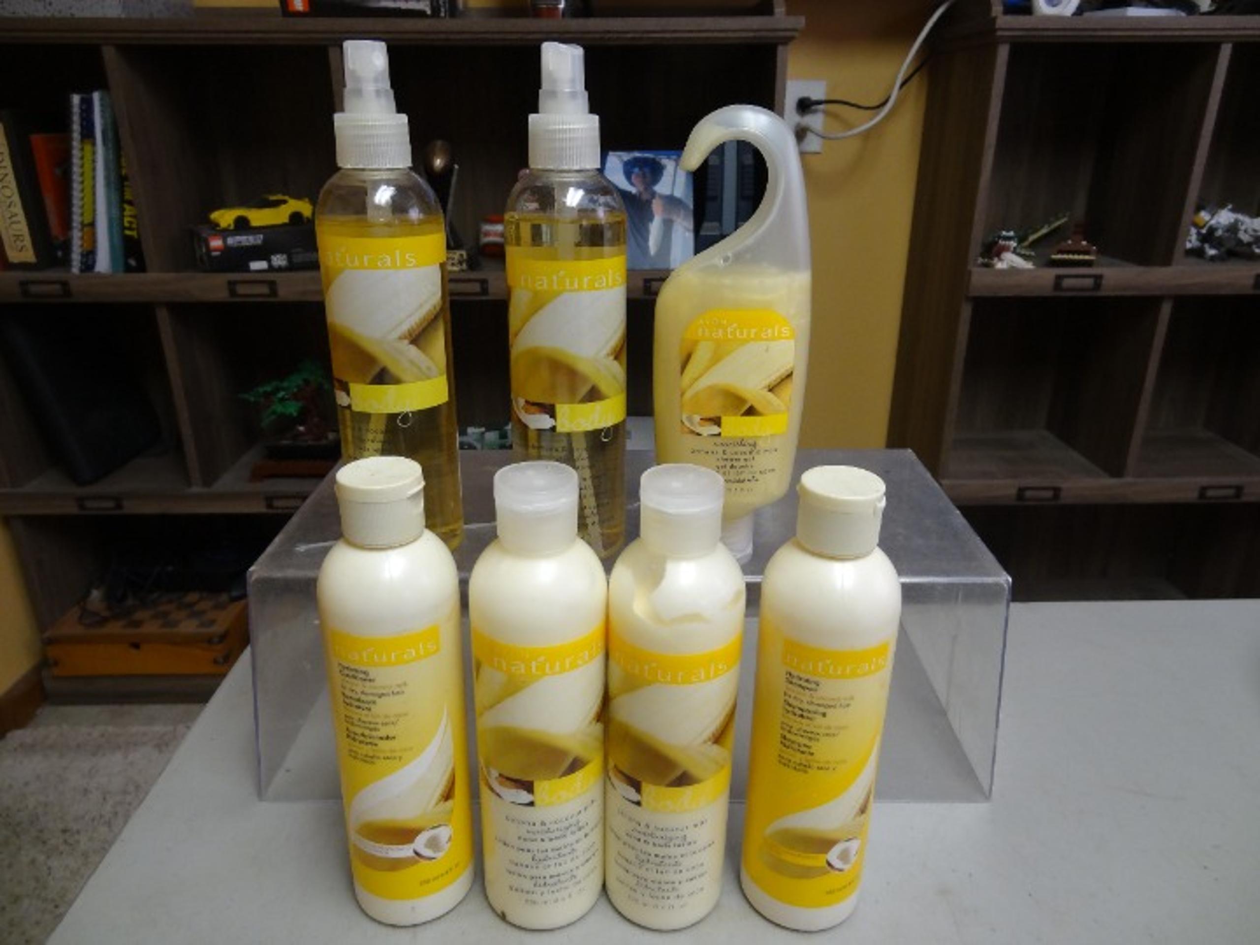 AVON NATURALS BANANA & COCONUT MILK BODY SPRAY + BODY LOTION + SHAMPOO + GEL NEW