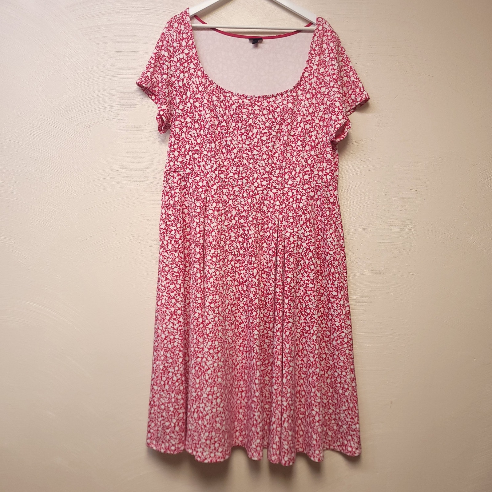 Torrid Floral Dress Size 3 3x Womens Flowers Pockets Stretchy Knit Short Sleeve