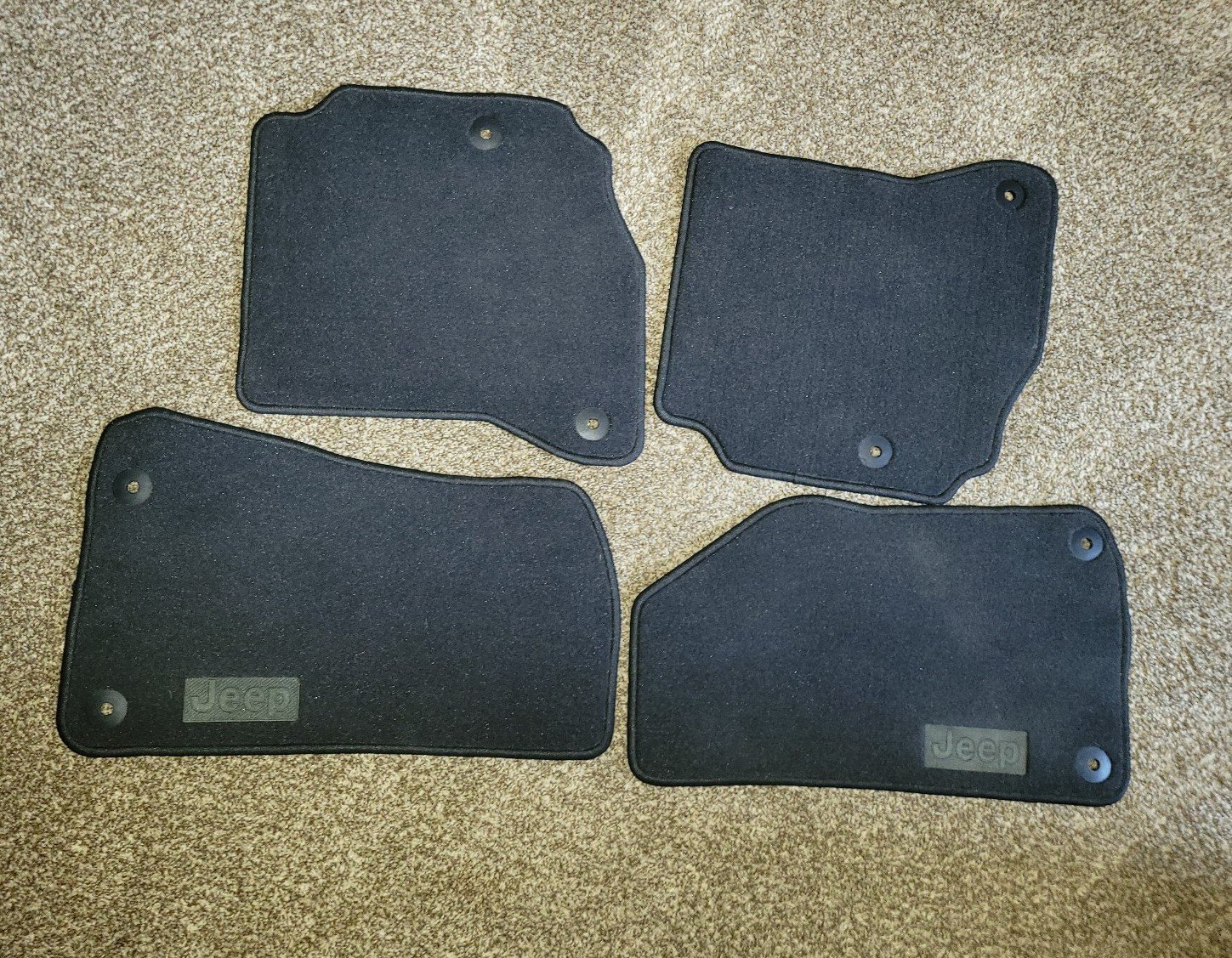 Mopar 6LJ74TX7AB Carpeted Floor Mats for 20-23 Jeep Gladiator JT  GUC