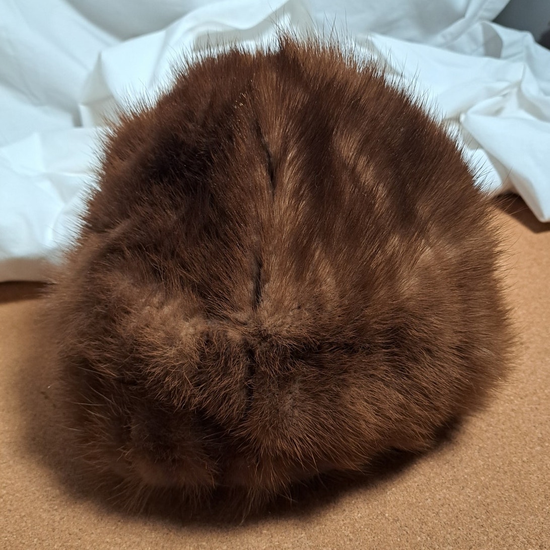 Vintage 1960s Schiaparelli Fur Hat Brown Excellent Condition Small 21.5 In 6 7/8