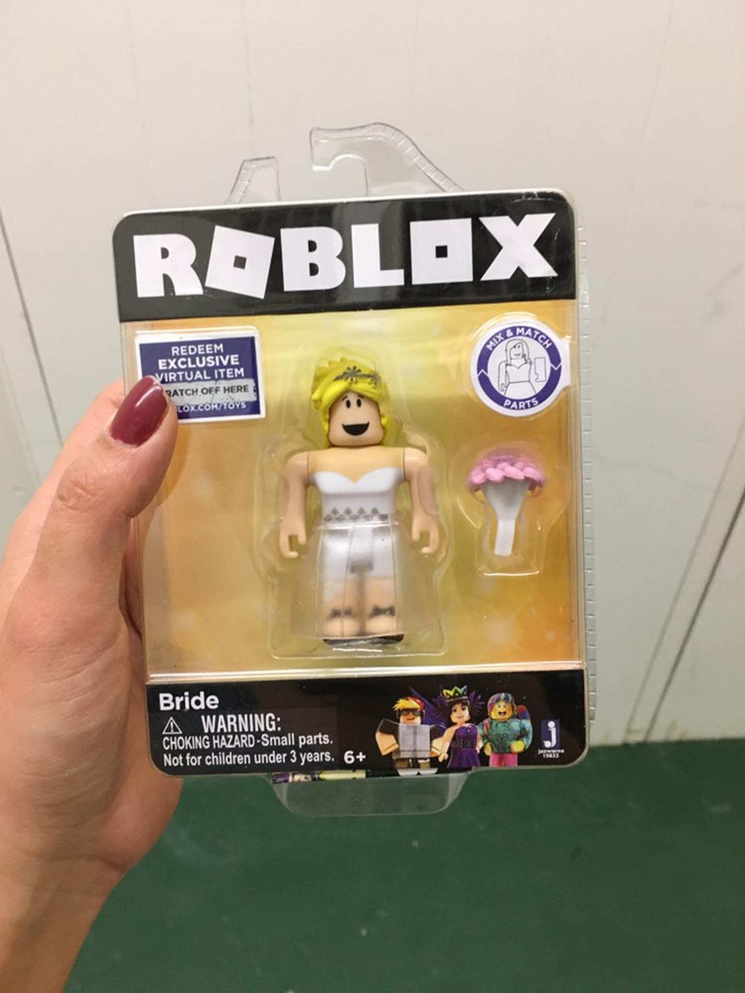 Roblox figurine collection