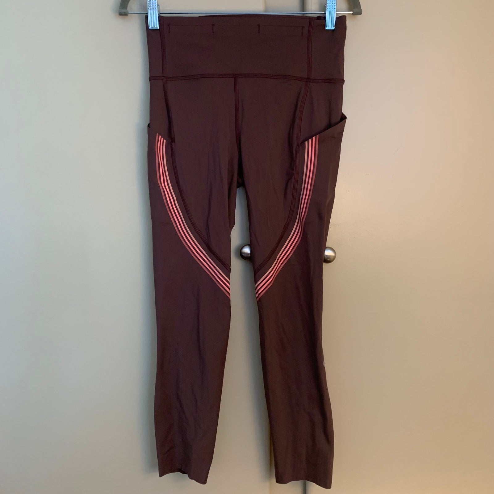 Lululemon athletica Speed Limit Crop 23 Cherry Cola women’s size 6