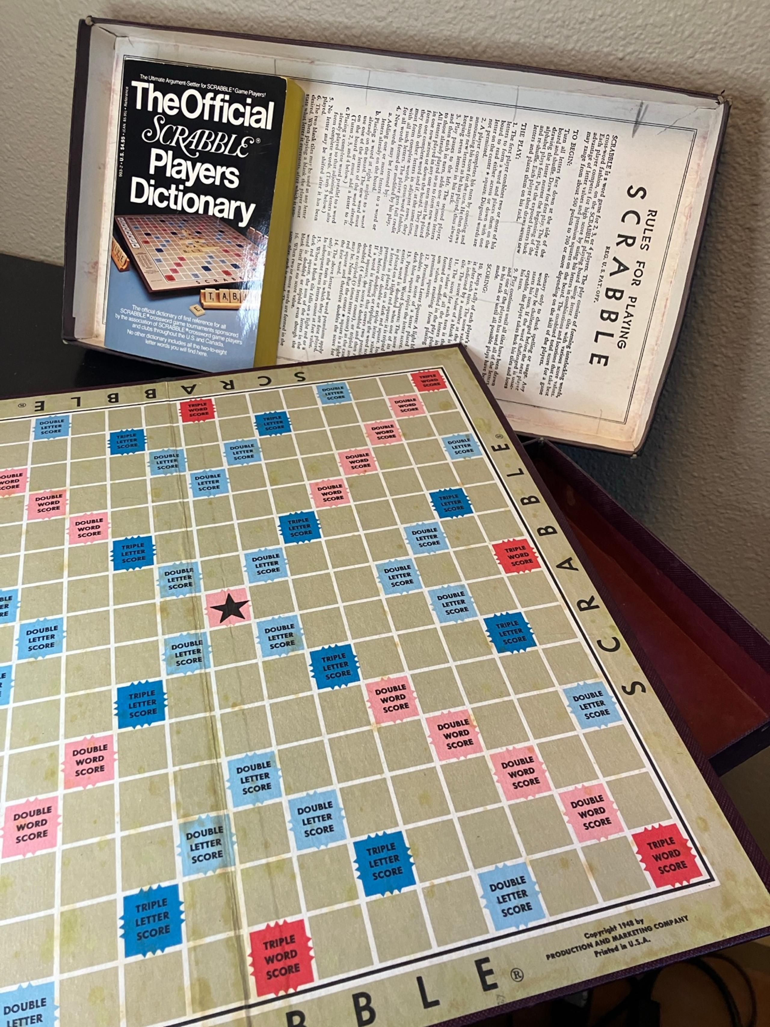 Vintage Selchow & Righter Scrabble Boardgame Complete w/ Wooden Pieces & Book