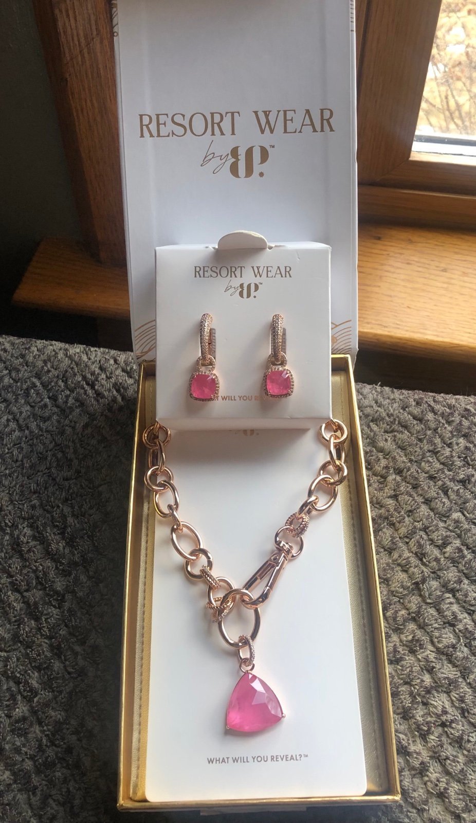 Bomb Party Resort Wear Earring and Necklace Bundle