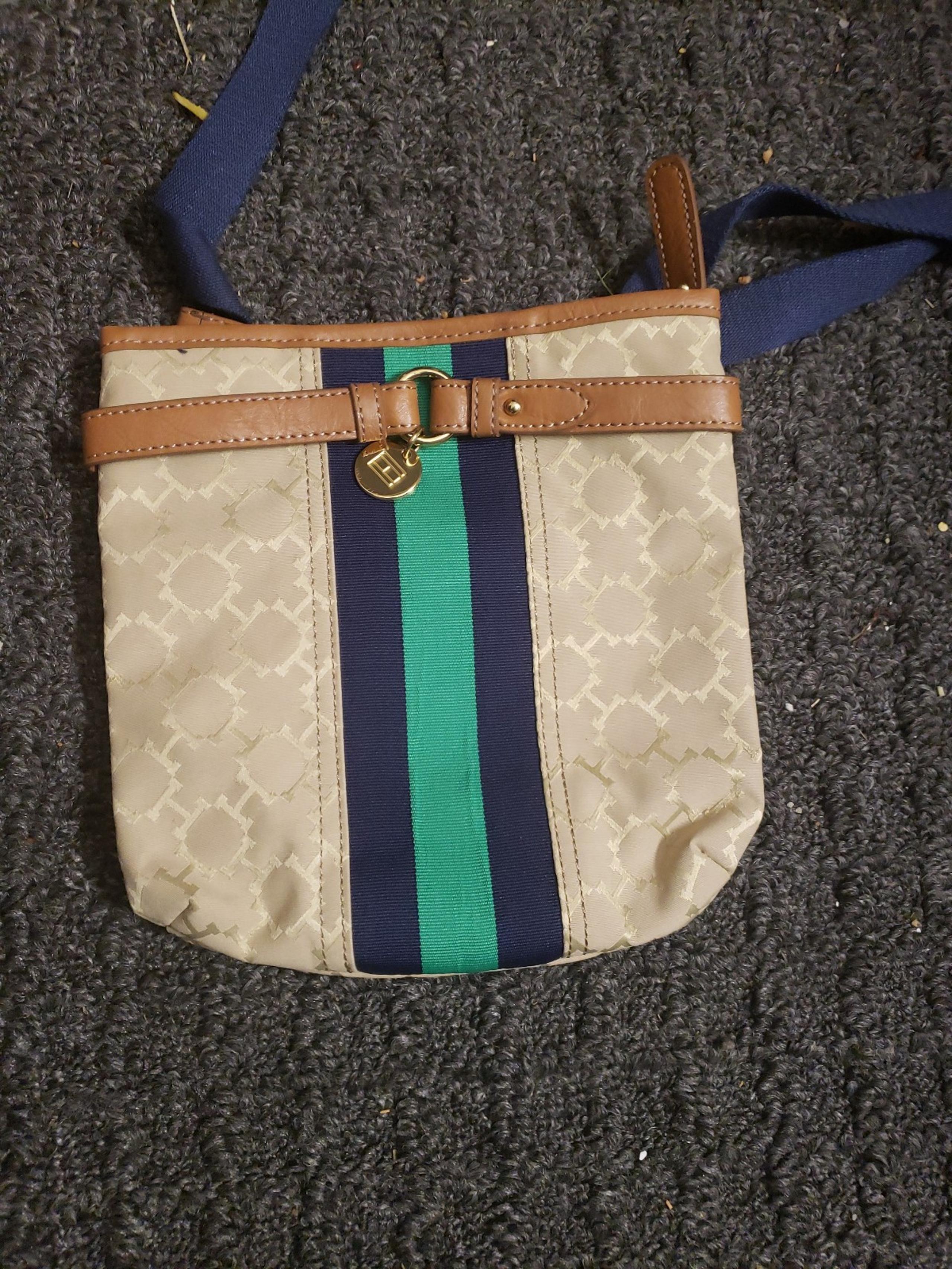 Womans Tommy Hilfiger Crossbody pocketbook
