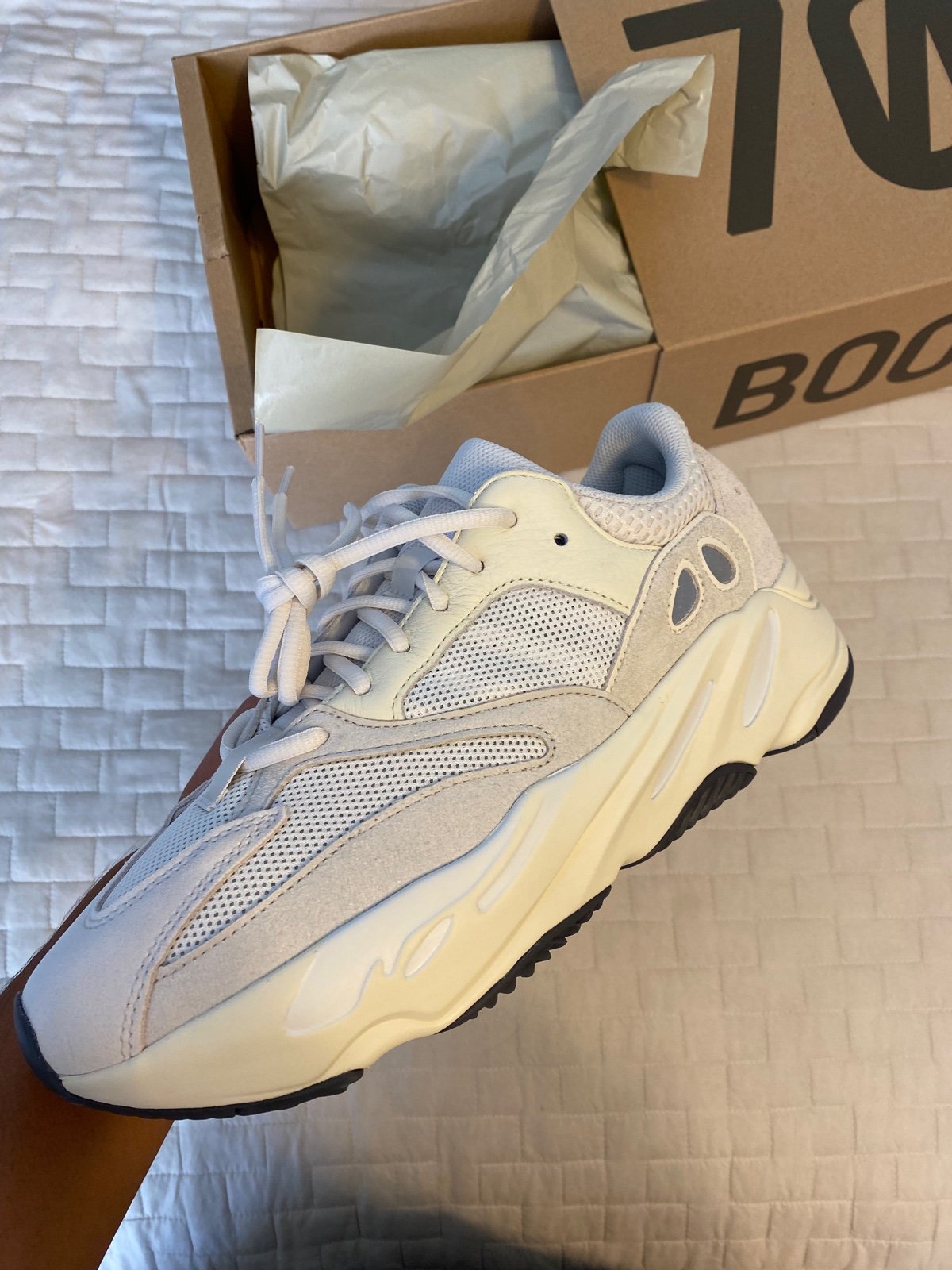 Yeezy 700 Analog