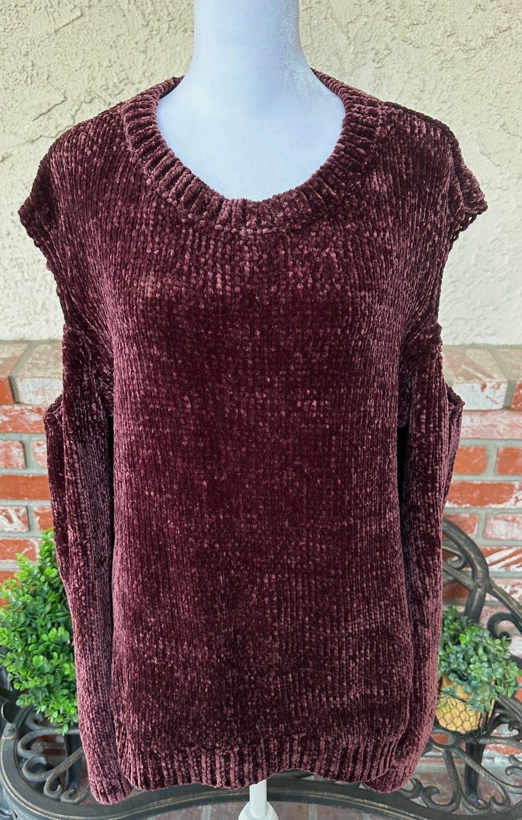 Express Cold Shoulder Sweater; Deep Burgundy Chenille W/Bell Sleeves; Sz Med