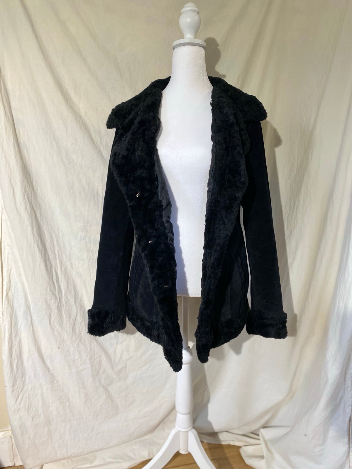 Vintage Y2K black suede and faux fur trim jacket (no size, fits MD/Lg #24