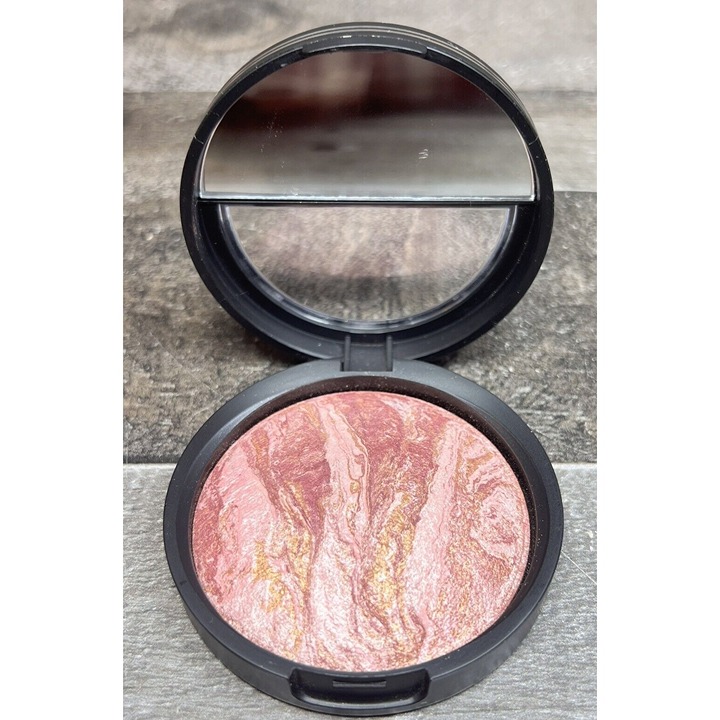 LAURA GELLER Blush-N-Brighten BERRY baked powder blush 0.32 oz NEW Rare NO BOX