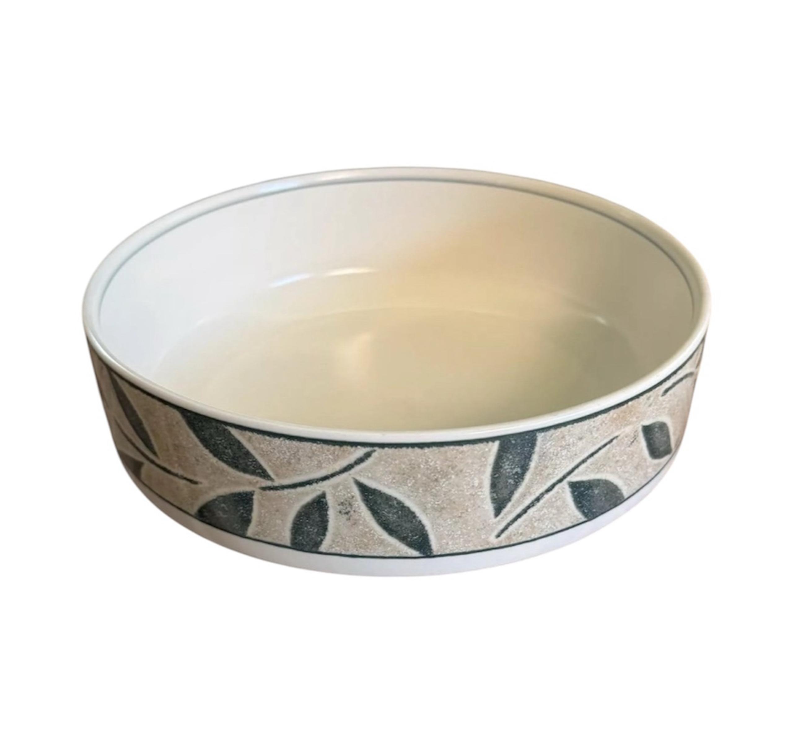 MIKASA INTAGLIO NATURE'S SONG VEGETABLE SERVING BOWL 8 1/2" EUC